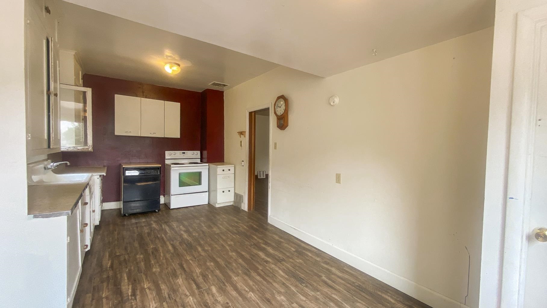 302 8th St - Photo 10