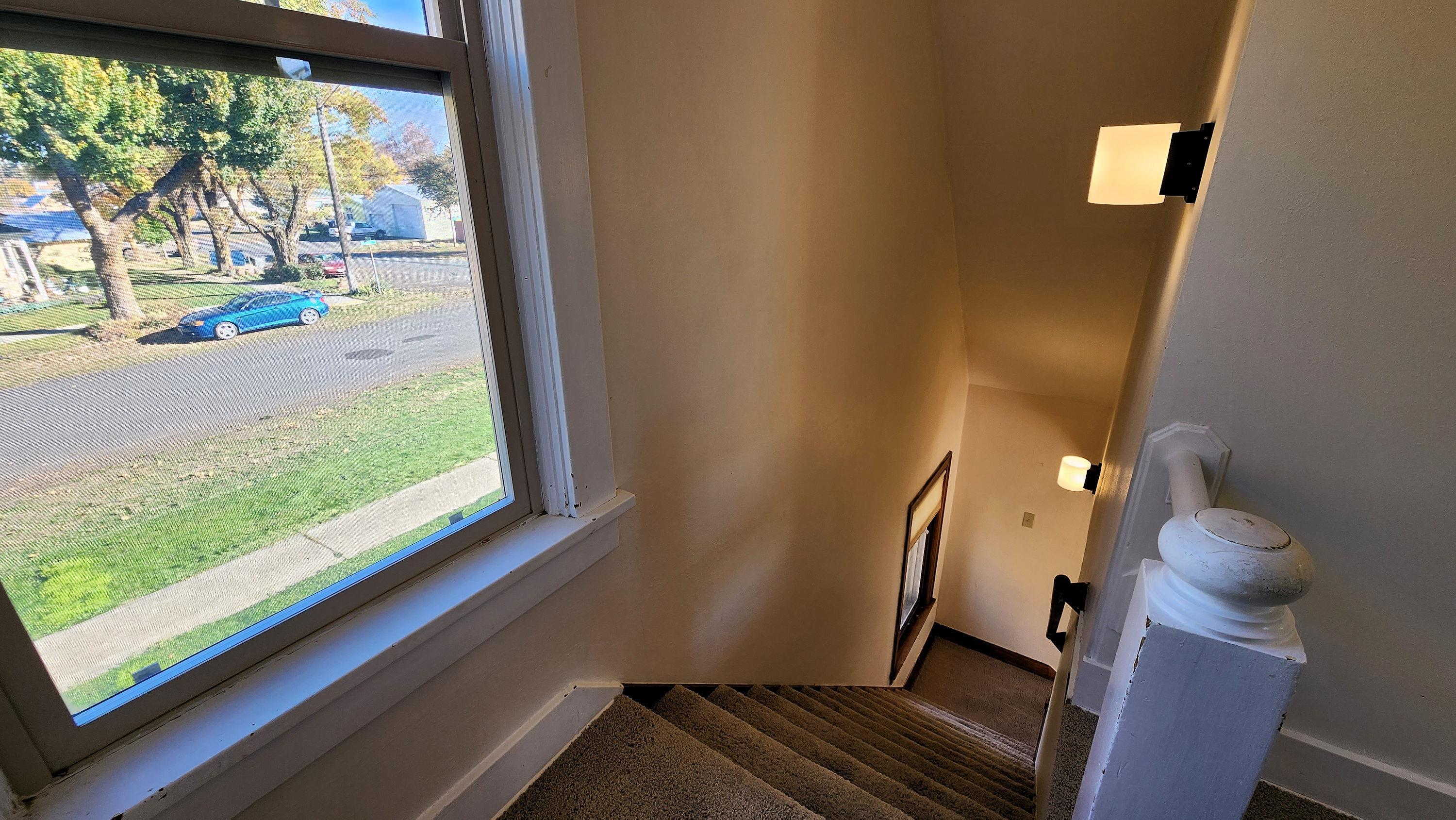 802 8th St - Photo 16