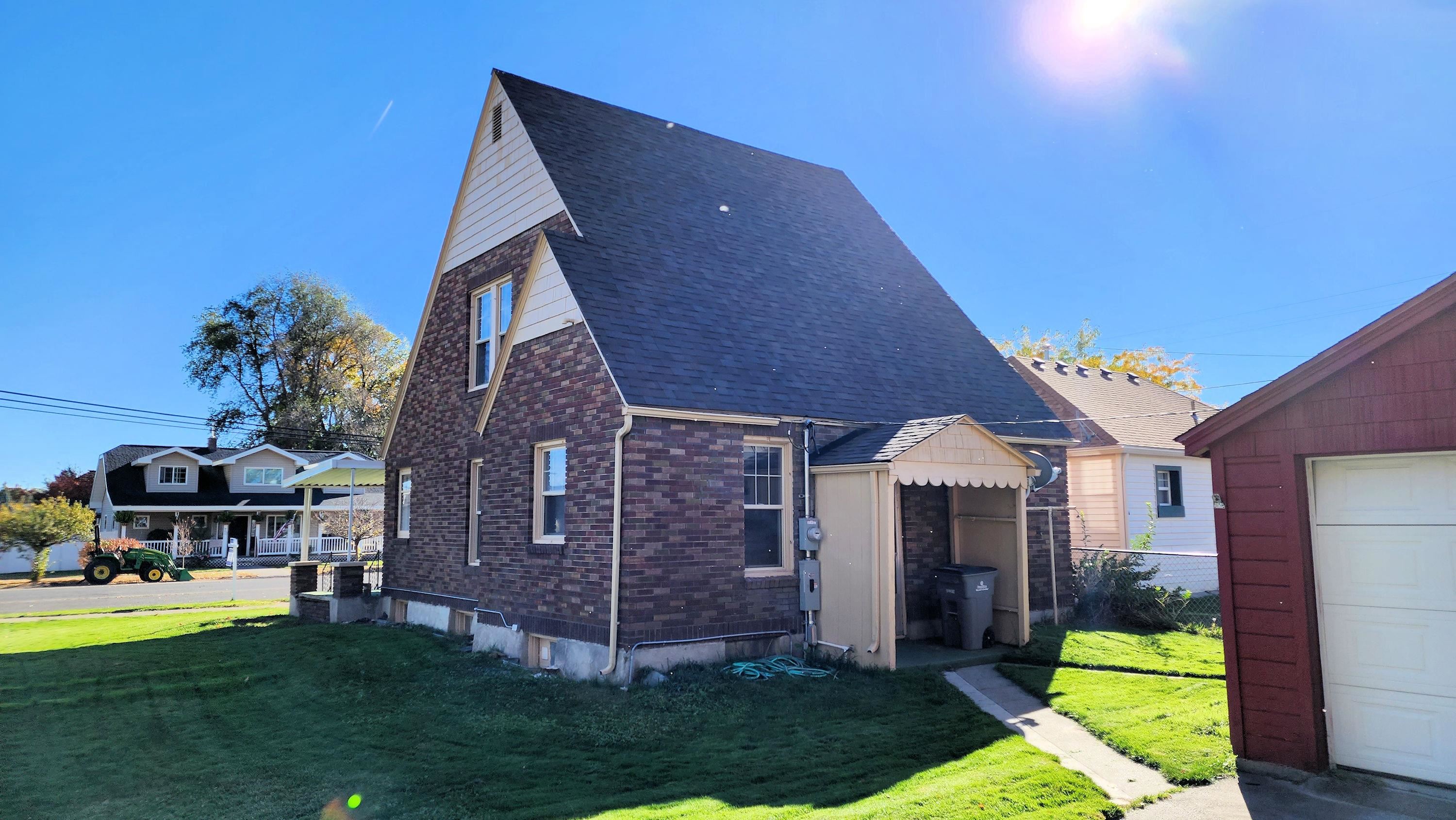 802 8th St - Photo 3