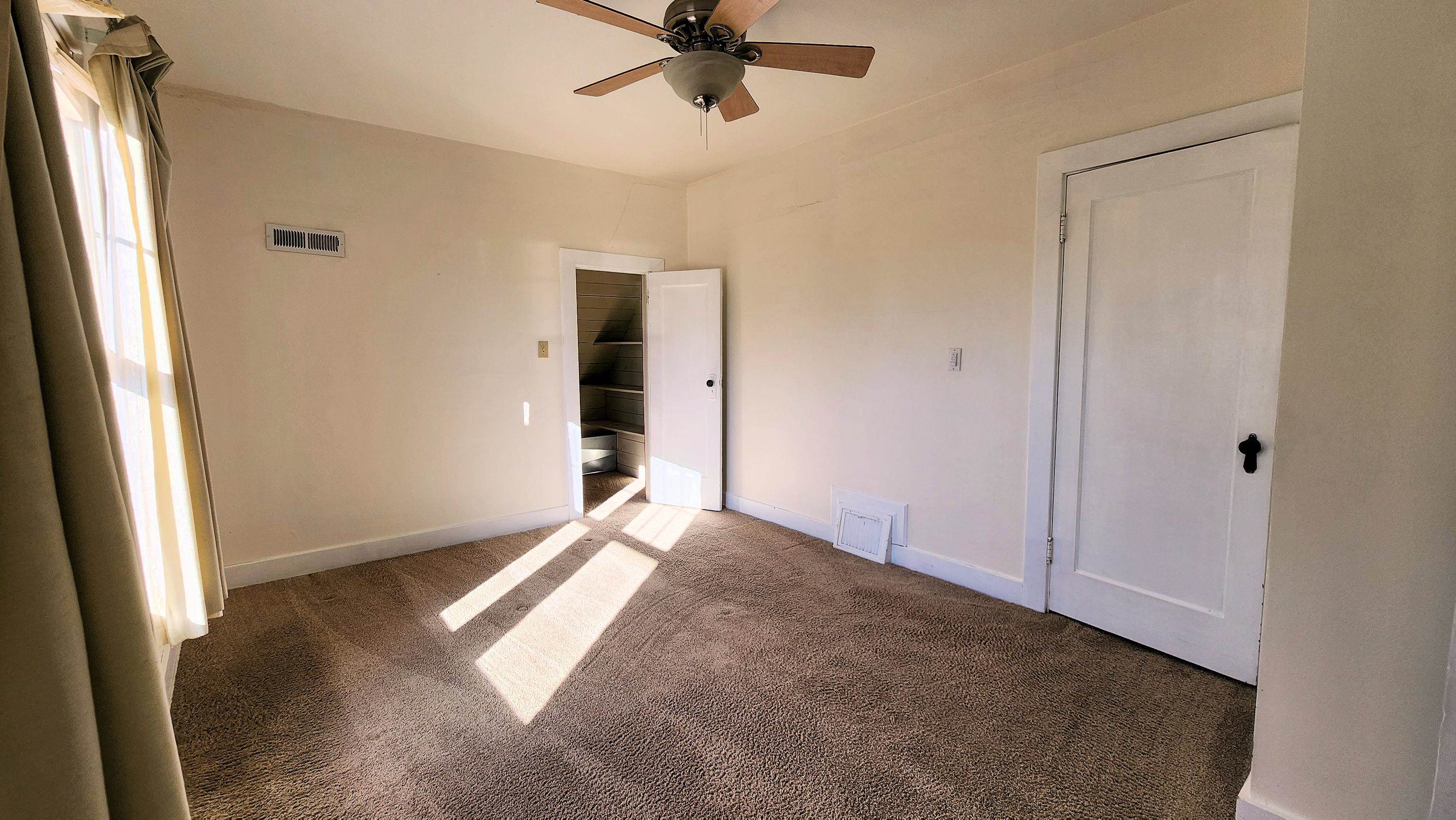 802 8th St - Photo 22