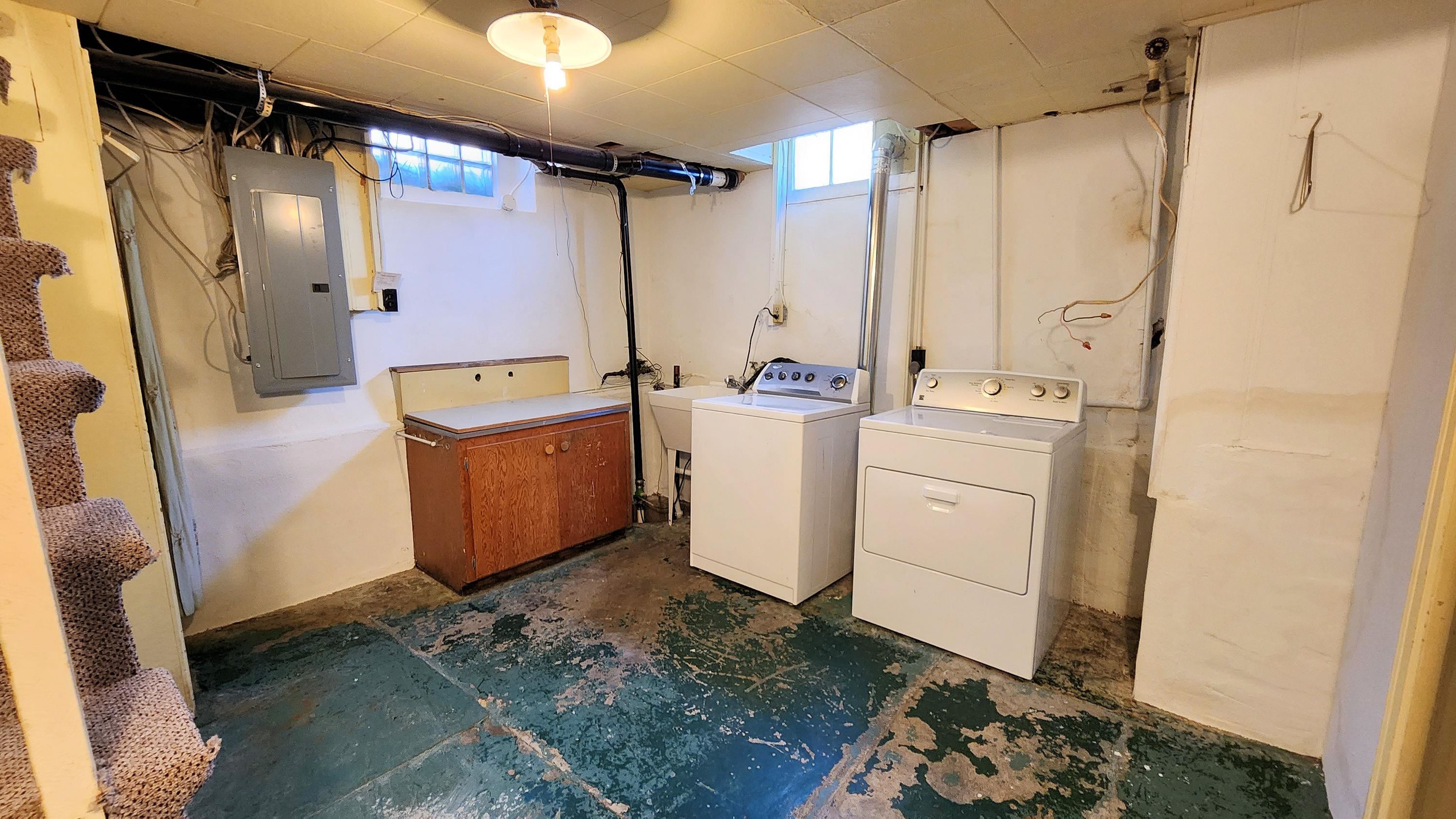 802 8th St - Photo 32