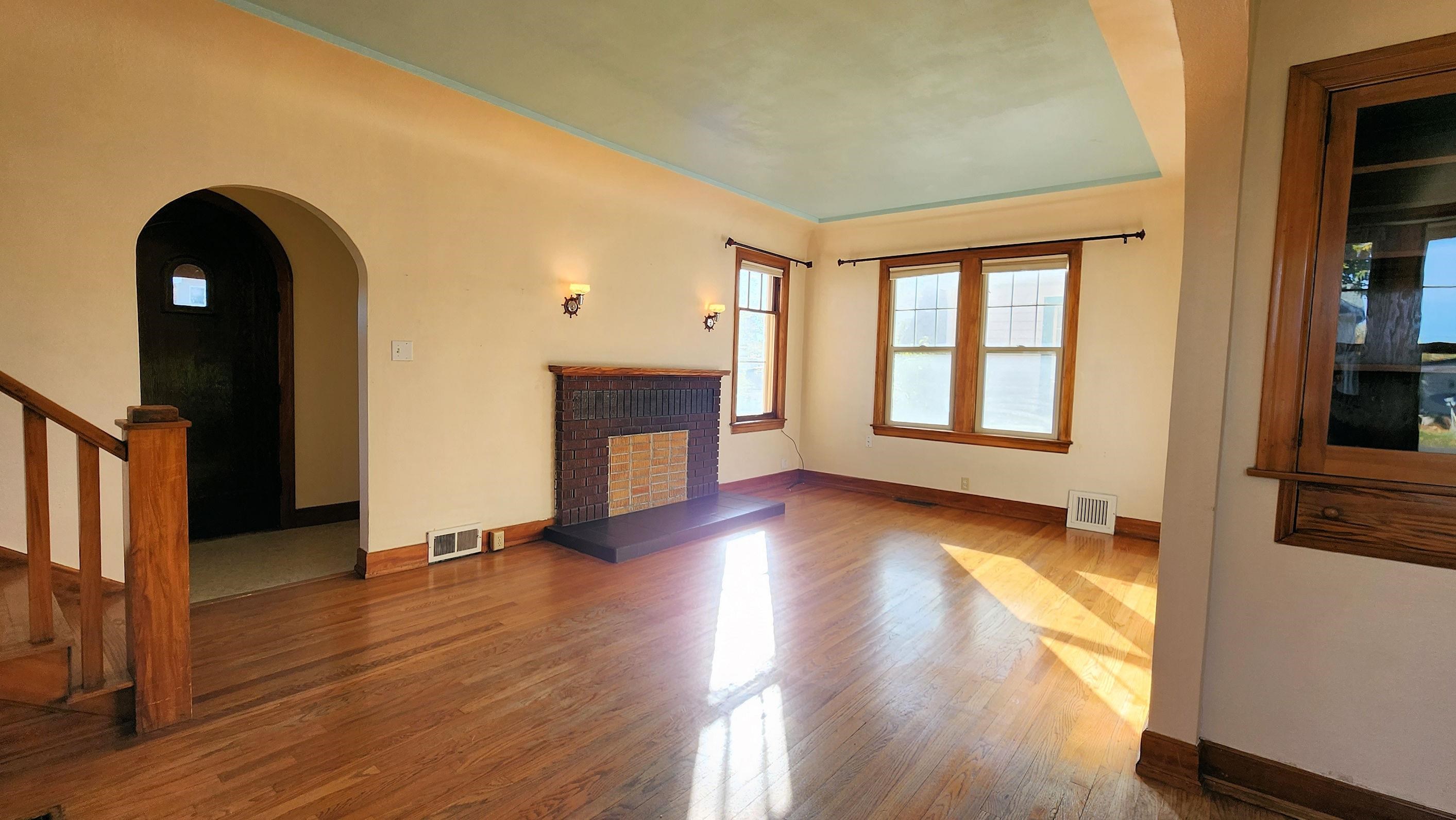802 8th St - Photo 5