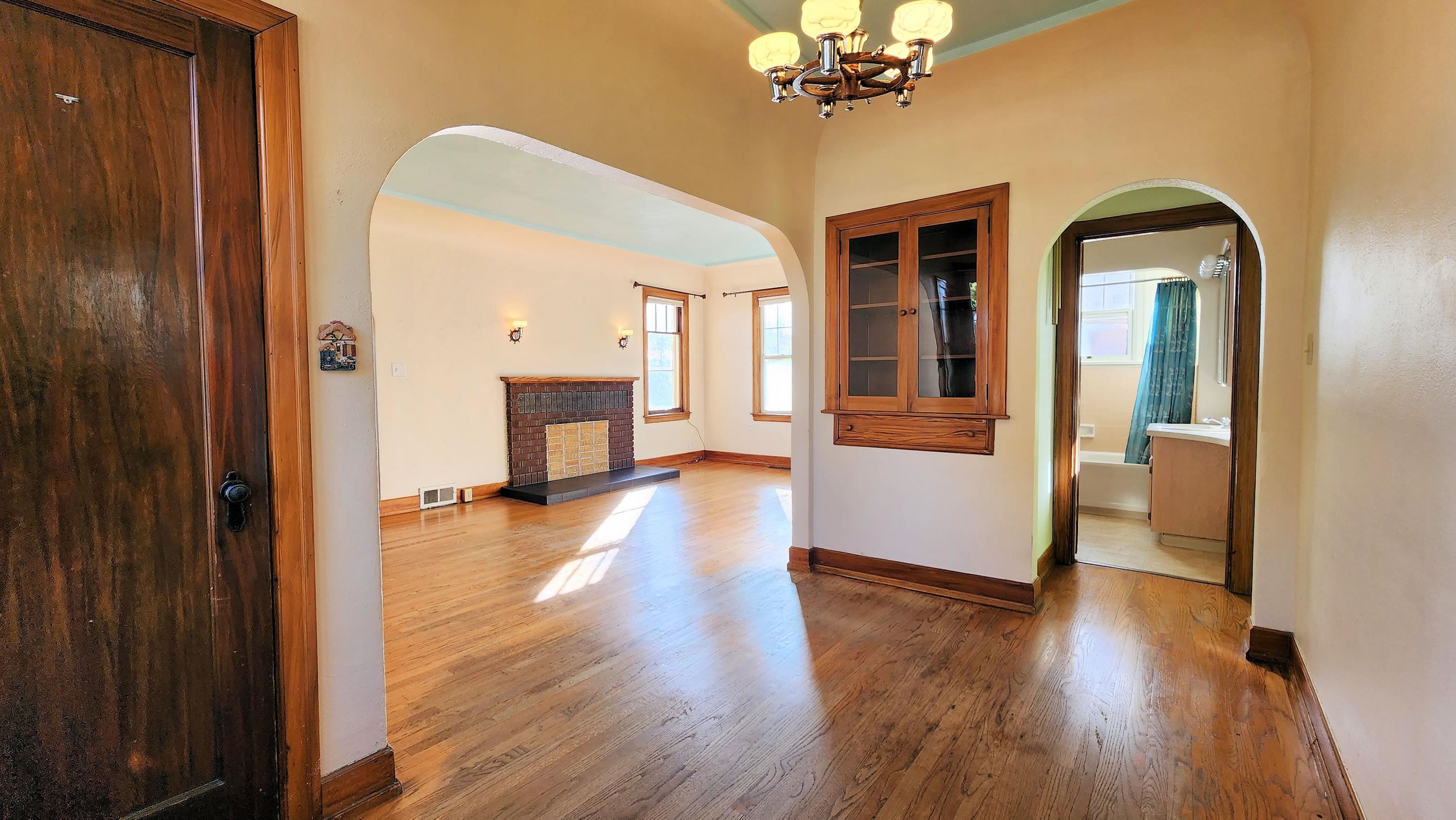 802 8th St - Photo 8