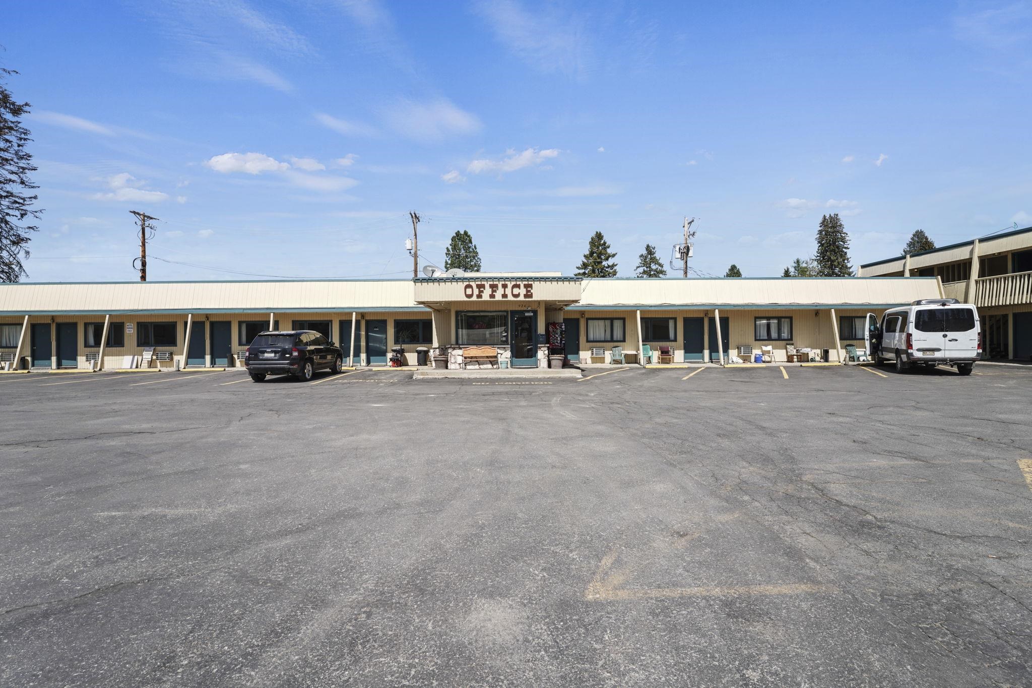924 W Highway 2 Hwy - Photo 4