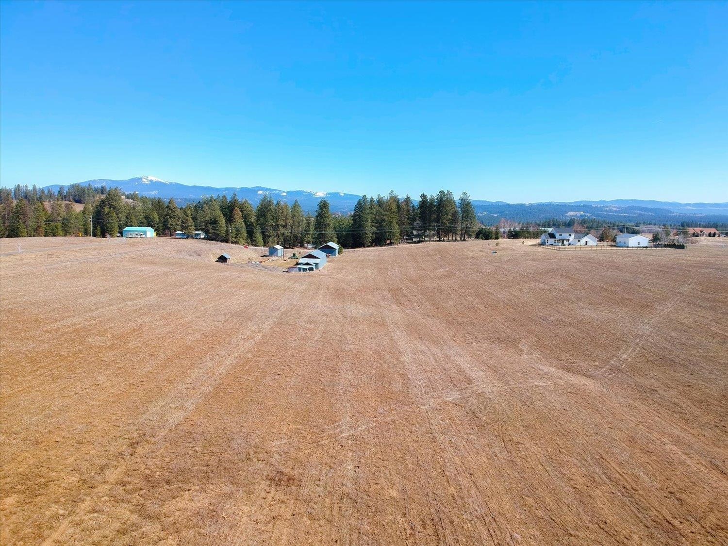 21200 N DIVISION Rd - Photo 2