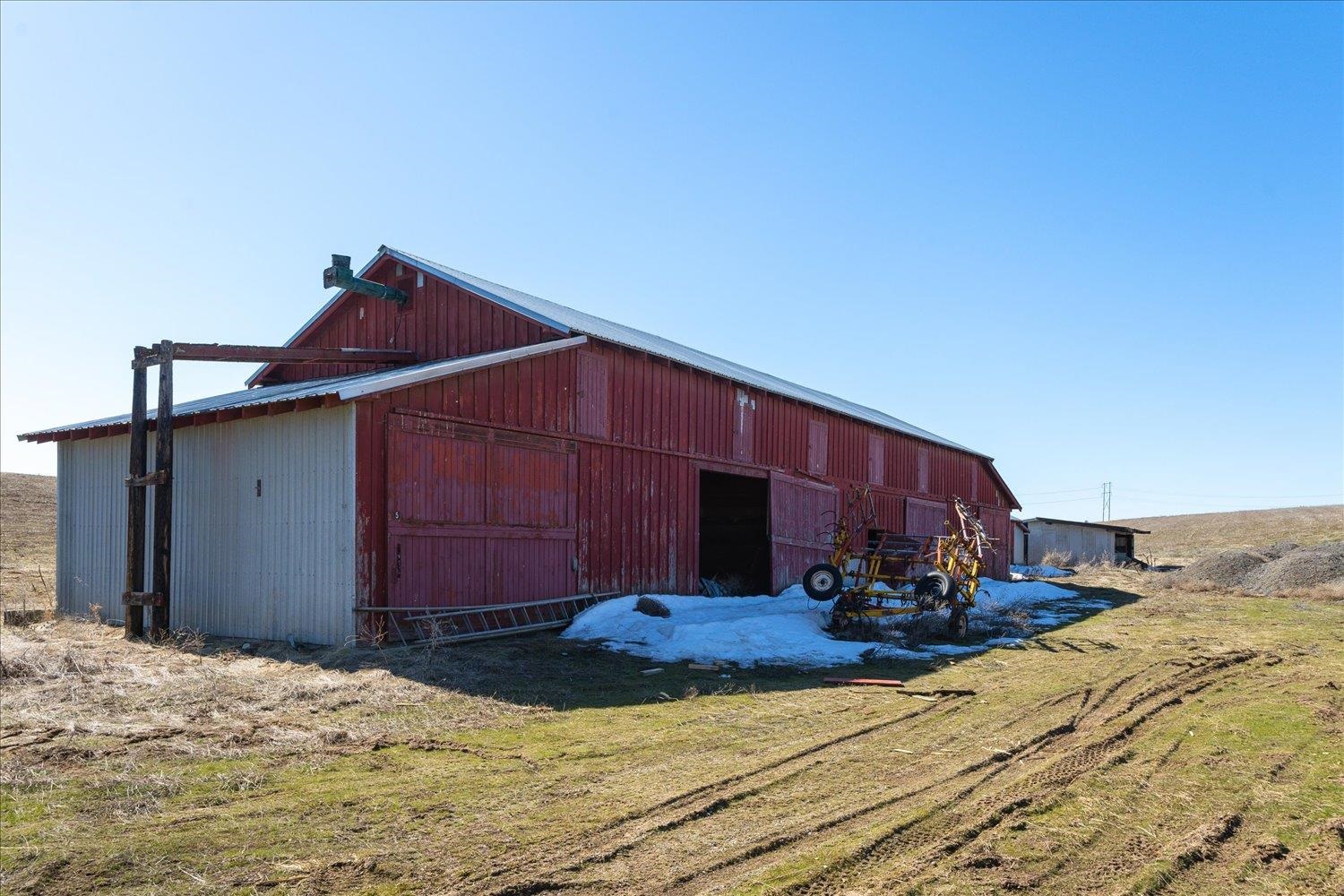 21200 N DIVISION Rd - Photo 25