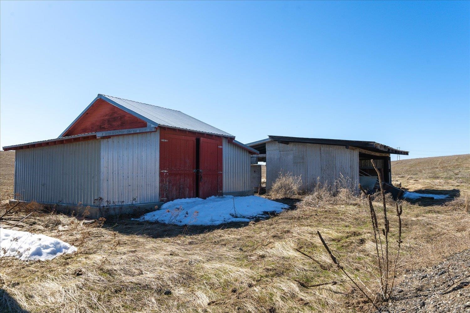 21200 N DIVISION Rd - Photo 26