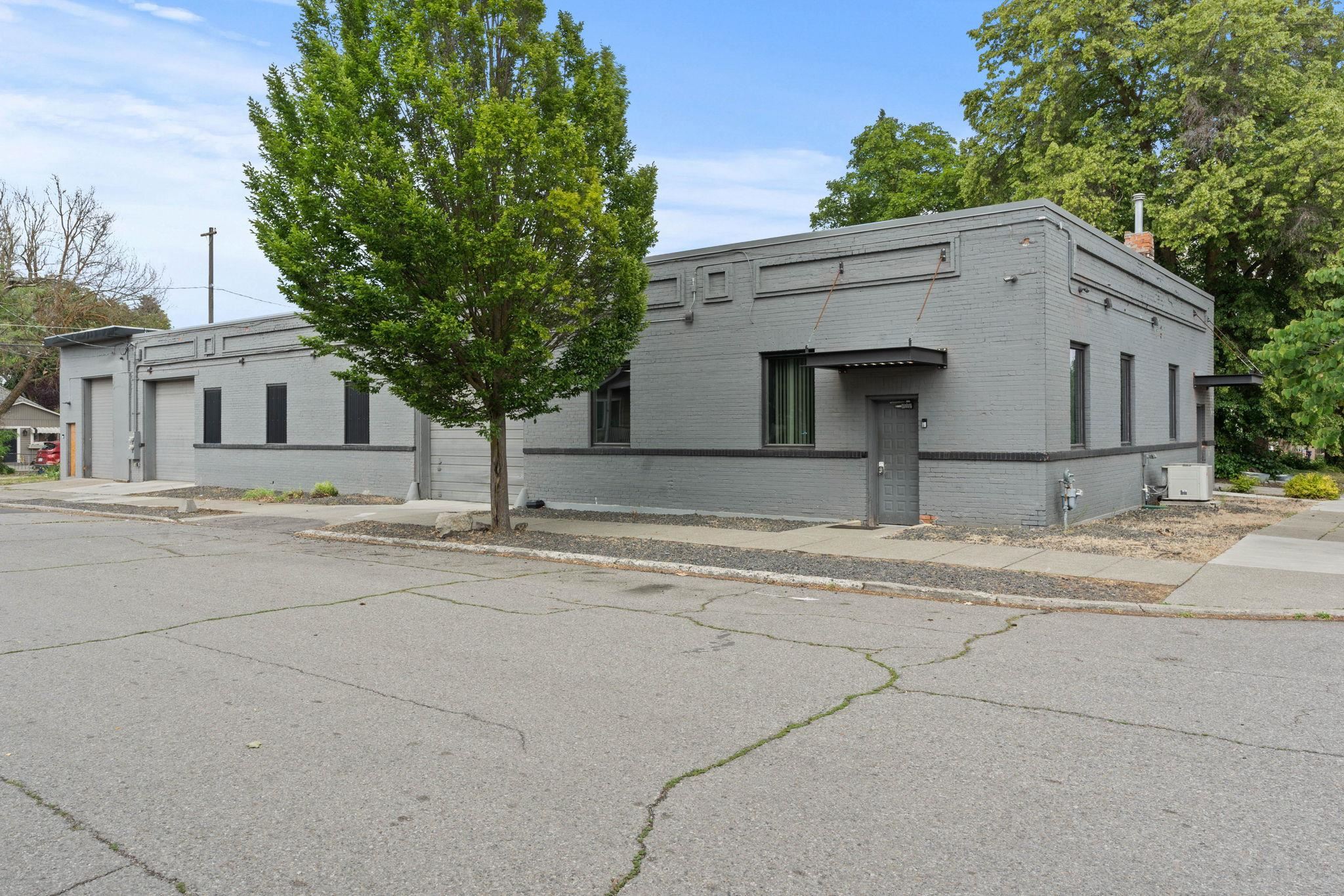 630 W Shannon Ave - Photo 1
