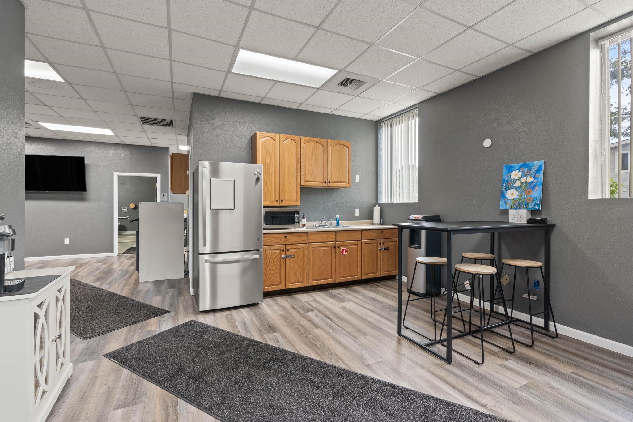 630 W Shannon Ave - Photo 3