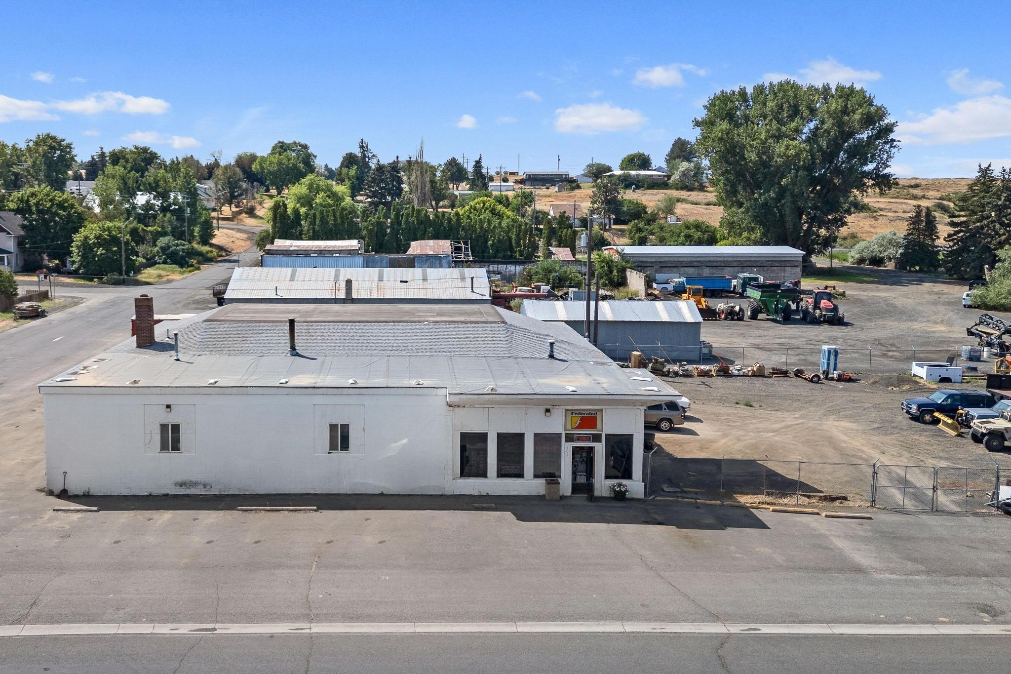 502 W Main St - Photo 1