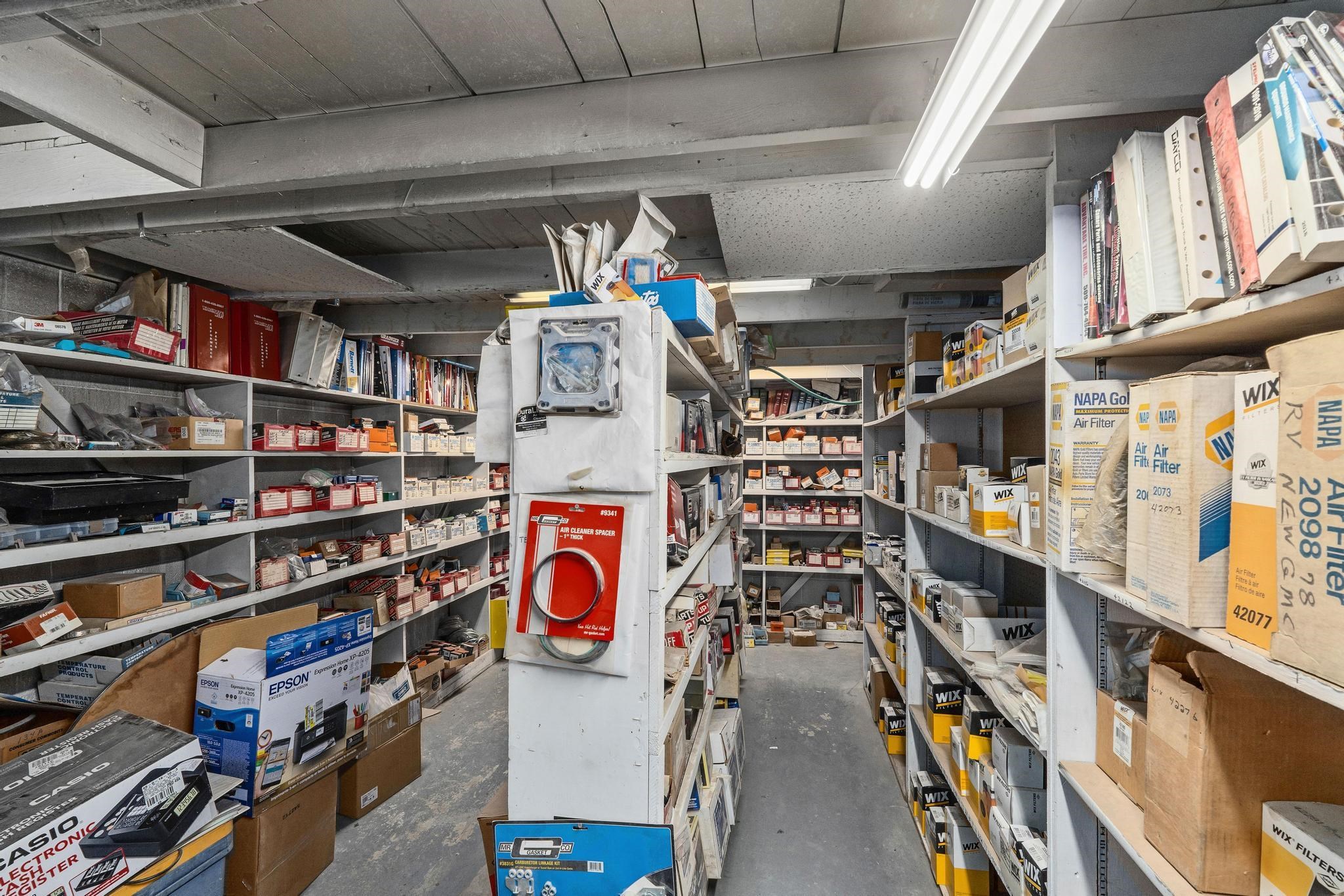 502 W Main St - Photo 14
