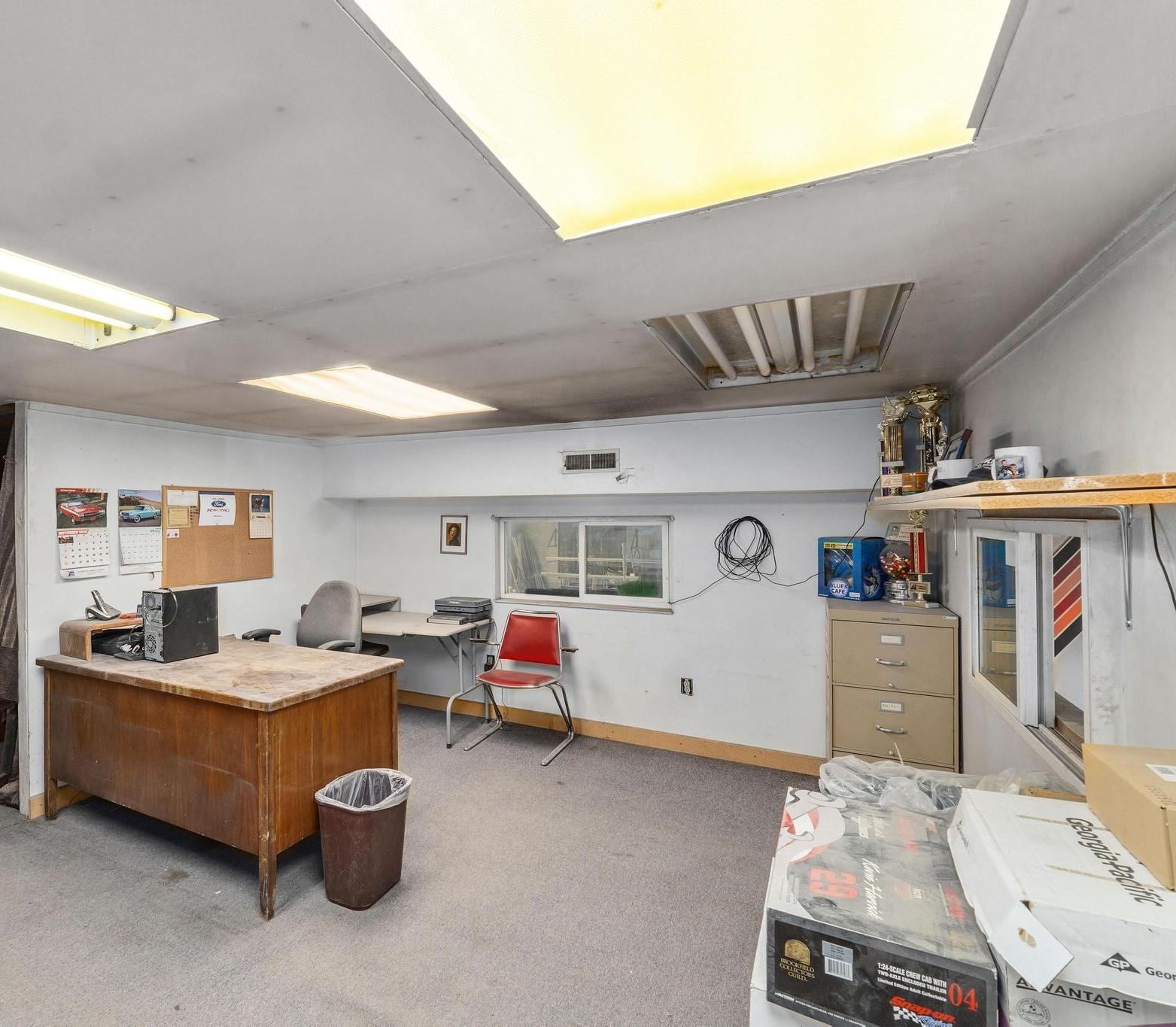 502 W Main St - Photo 16
