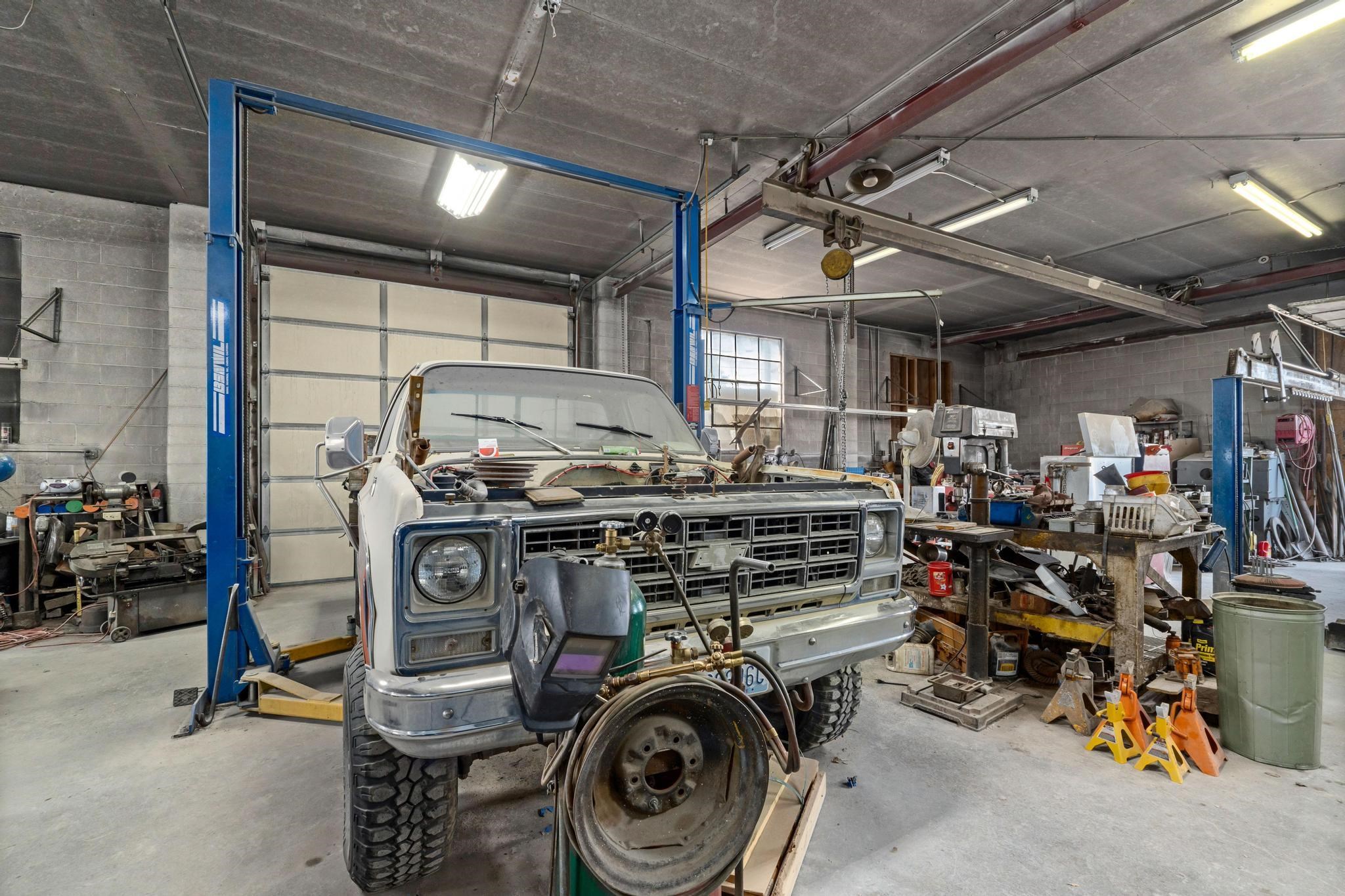 502 W Main St - Photo 19