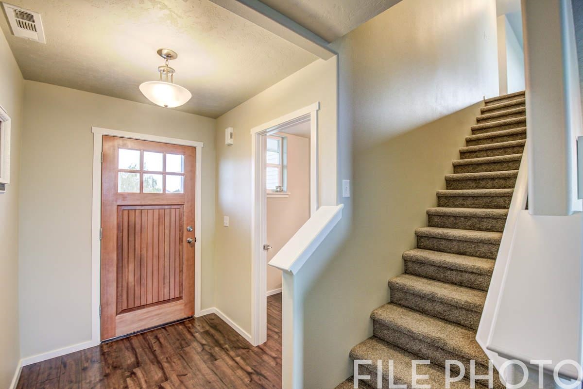 18724 E Riverside St - Photo 3
