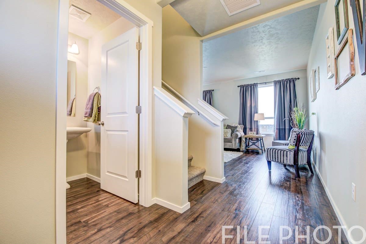 18724 E Riverside St - Photo 4