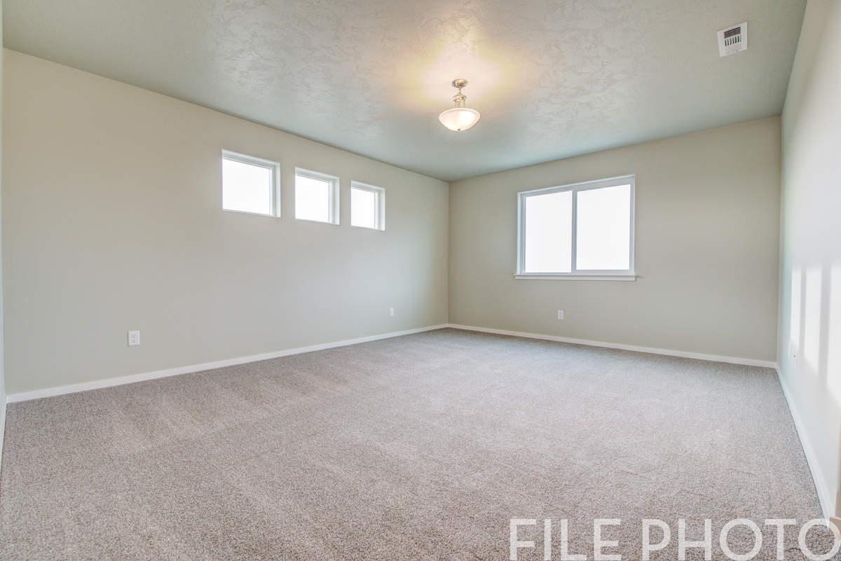 18724 E Riverside St - Photo 10