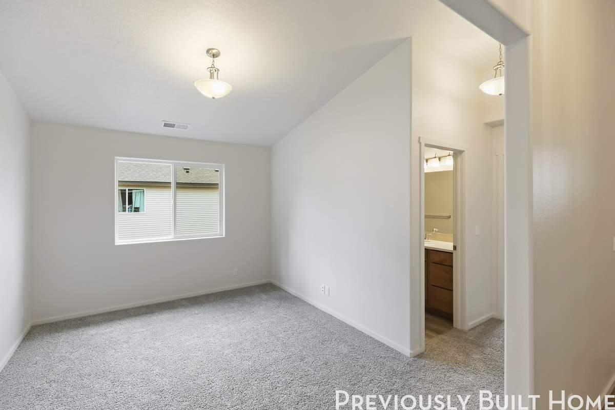 18717 E Riverside St - Photo 13