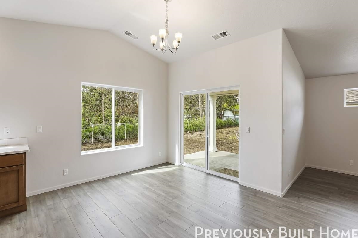 18717 E Riverside St - Photo 6