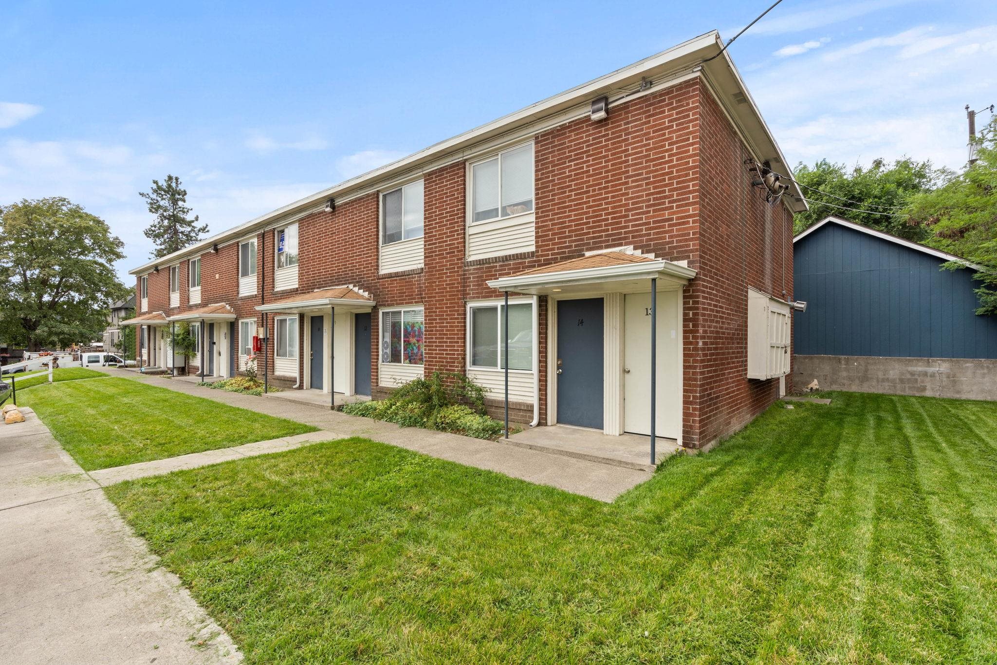 220 S Elm St - Photo 1