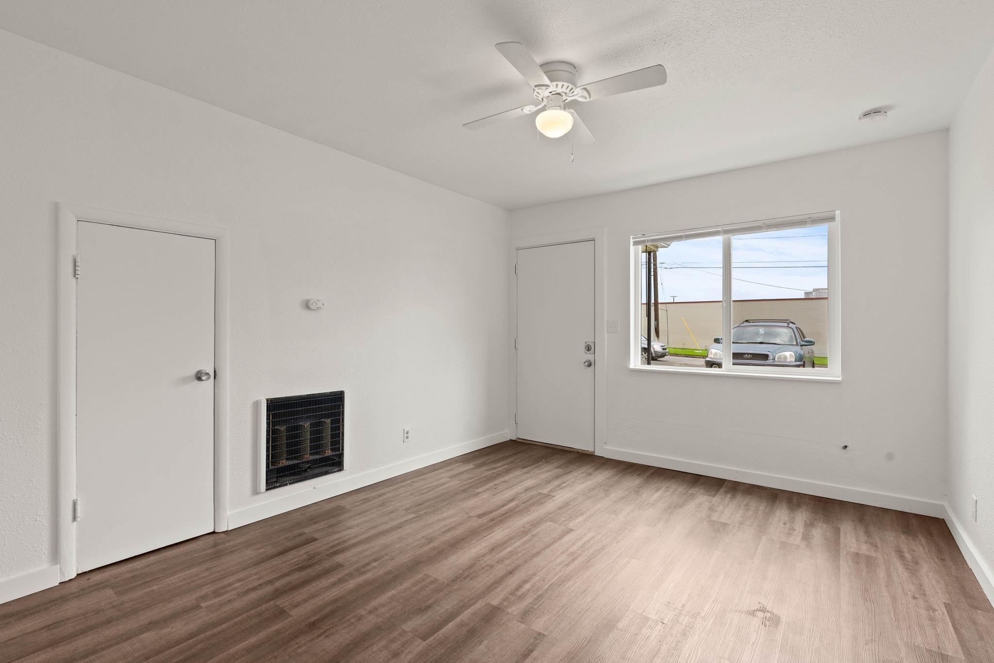 220 S Elm St - Photo 12