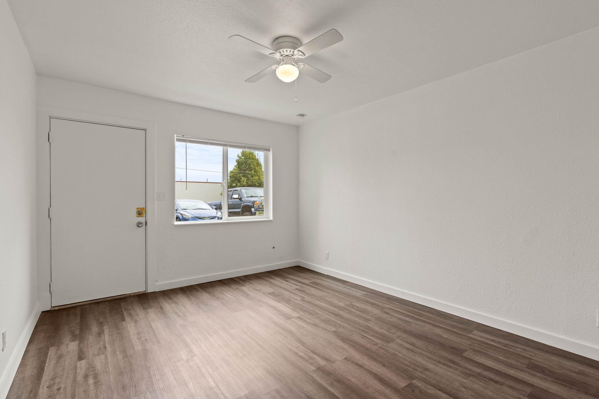 220 S Elm St - Photo 13