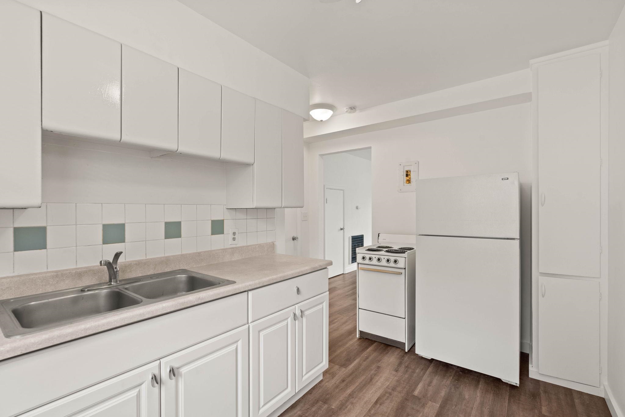 220 S Elm St - Photo 17