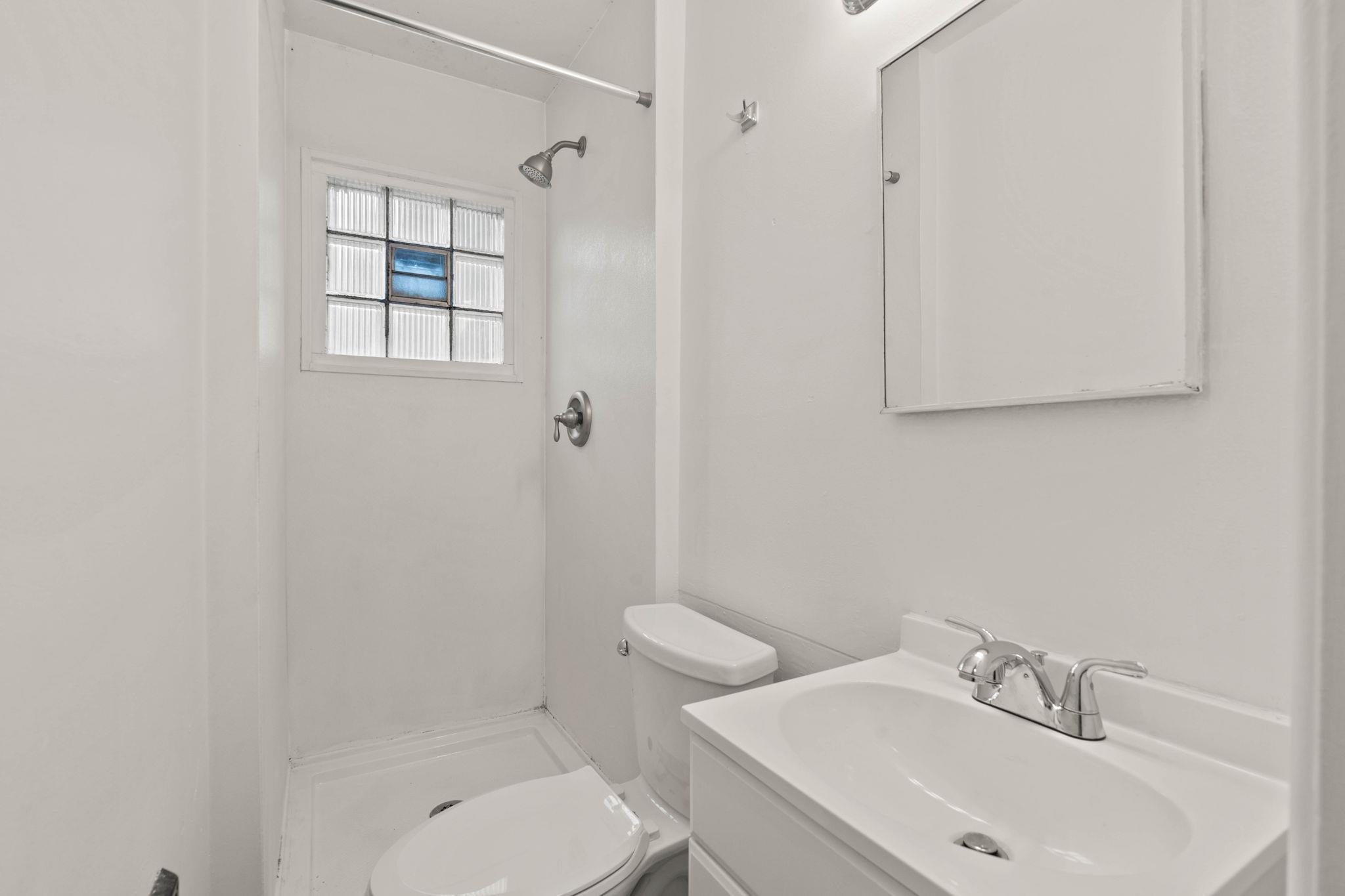220 S Elm St - Photo 18