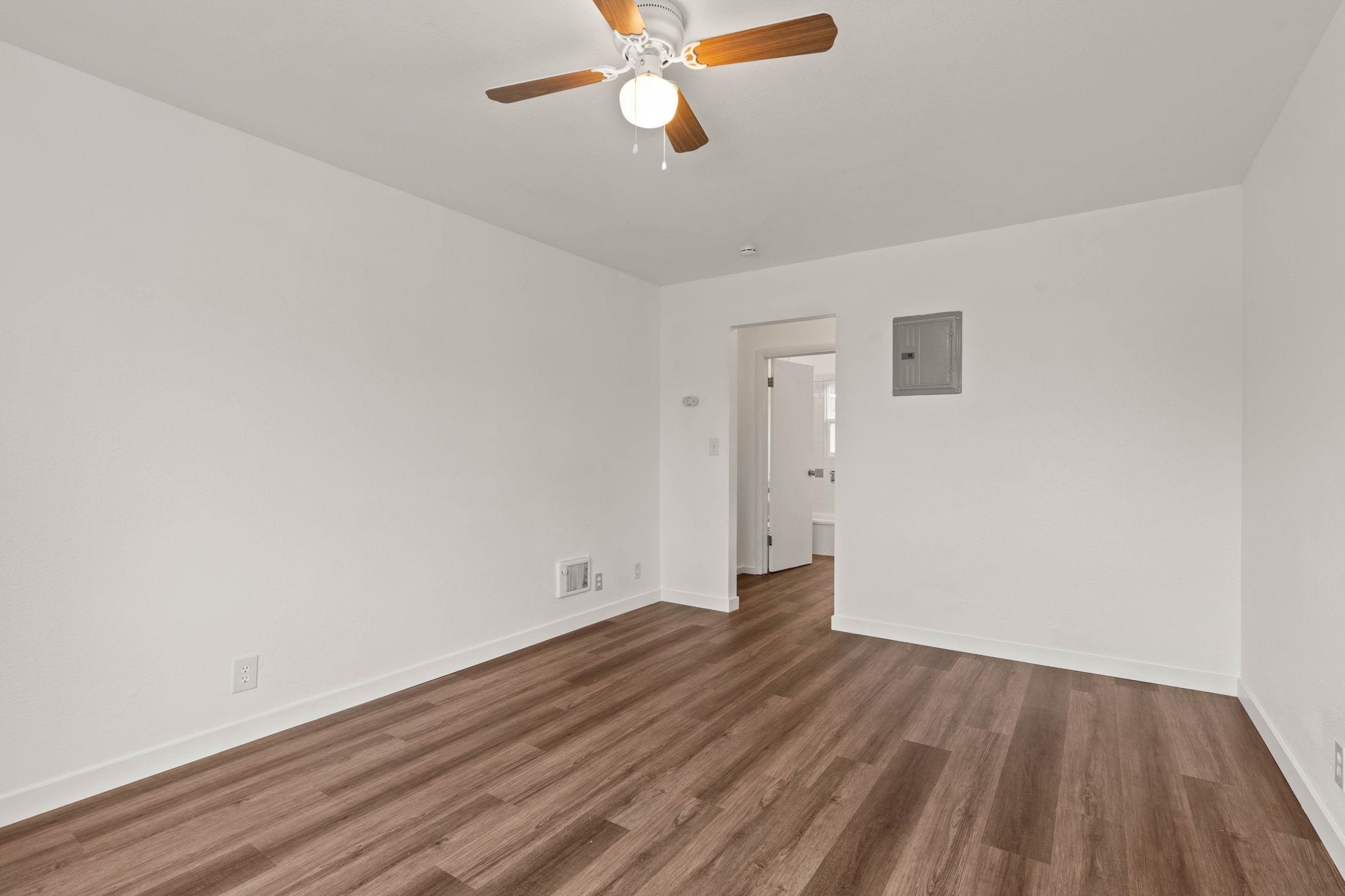 220 S Elm St - Photo 6