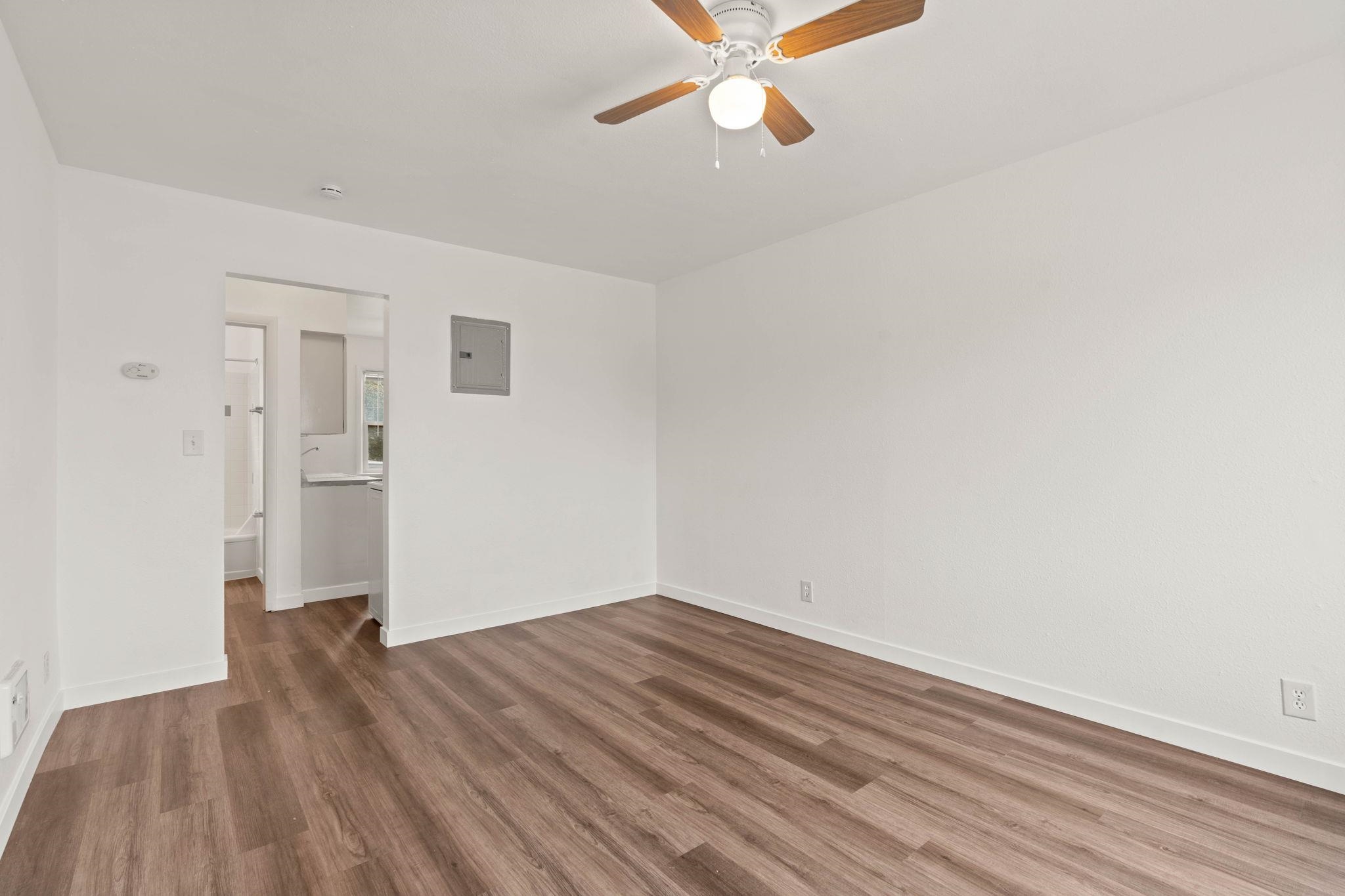 220 S Elm St - Photo 7
