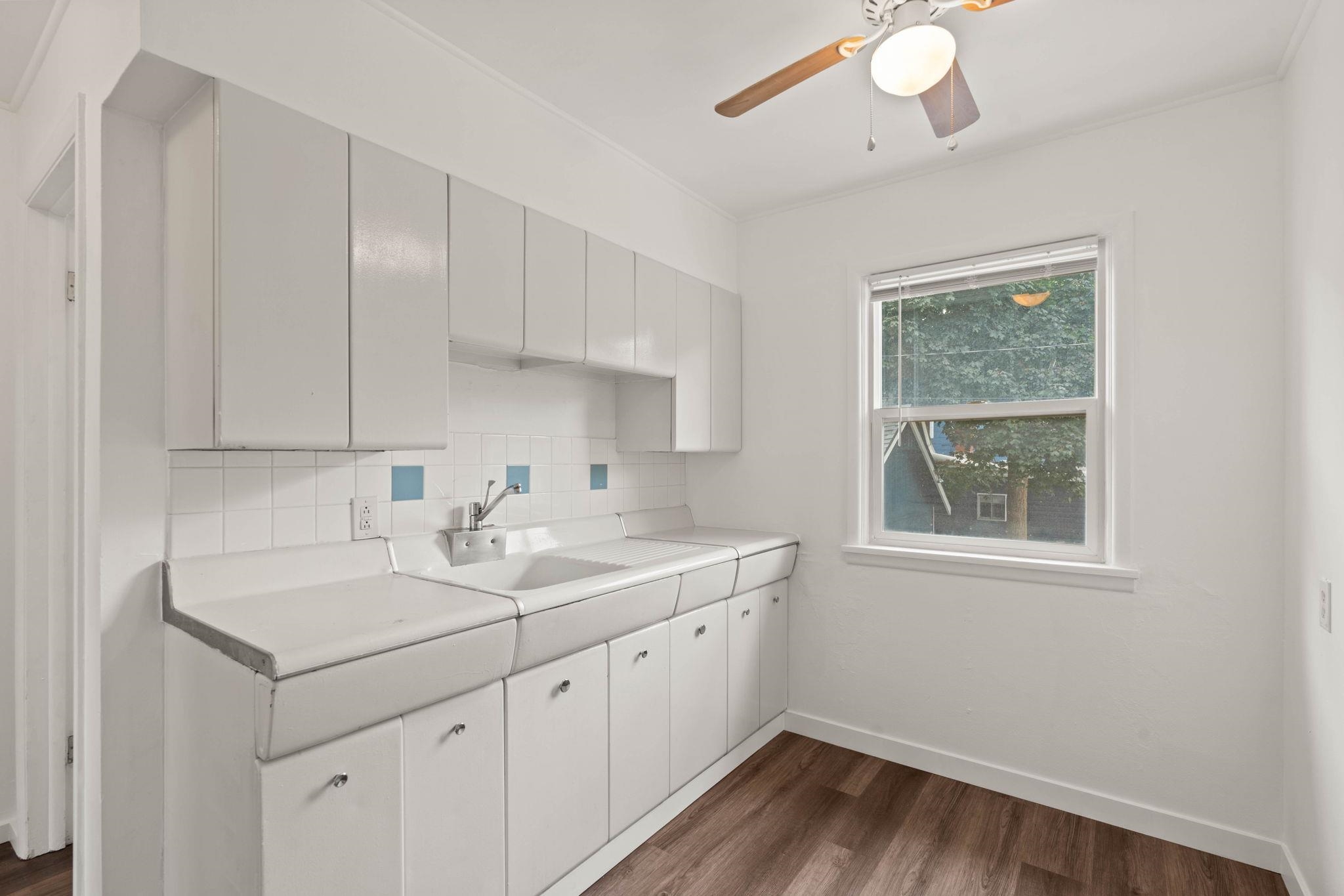 220 S Elm St - Photo 9