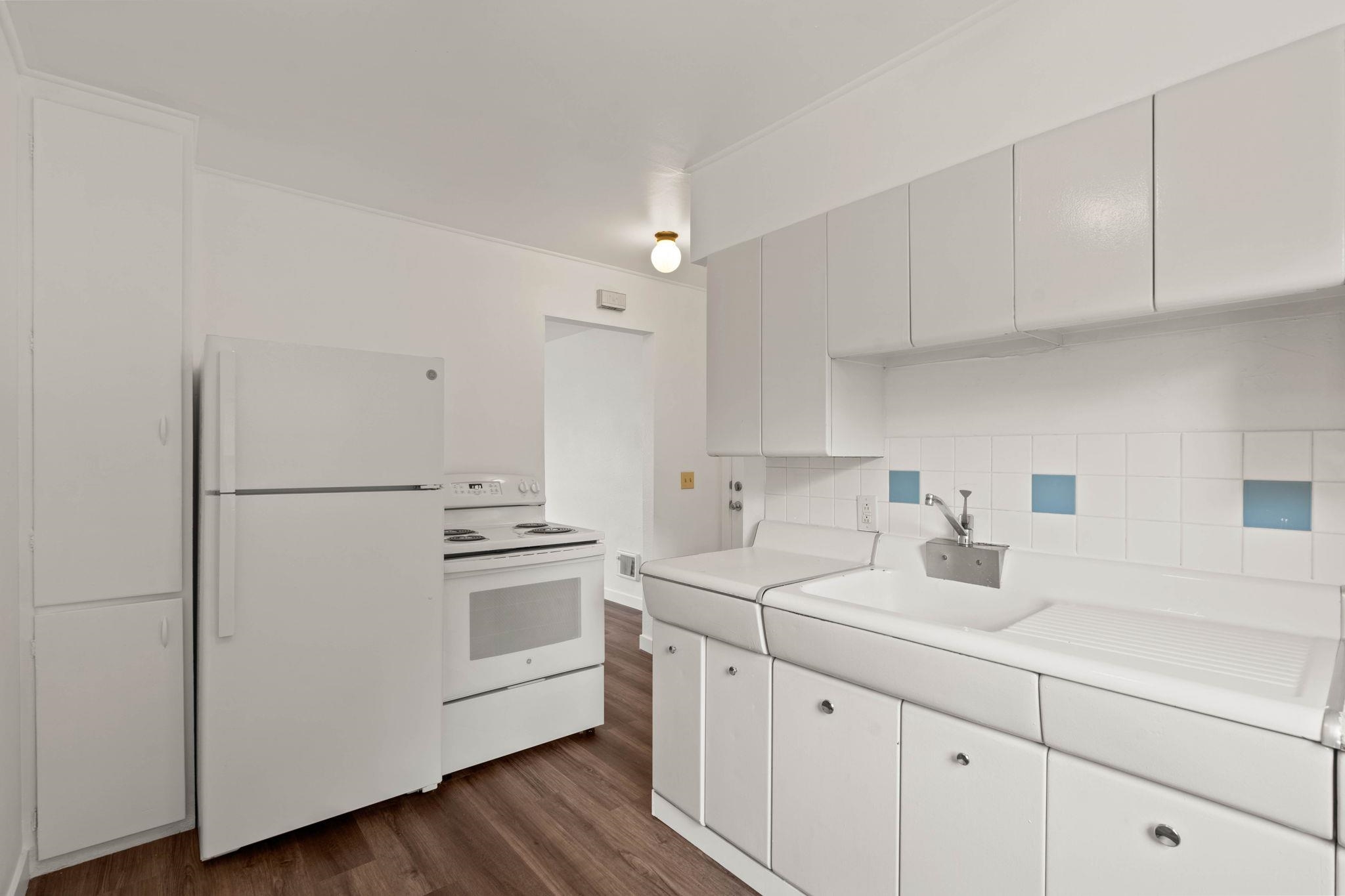 220 S Elm St - Photo 10