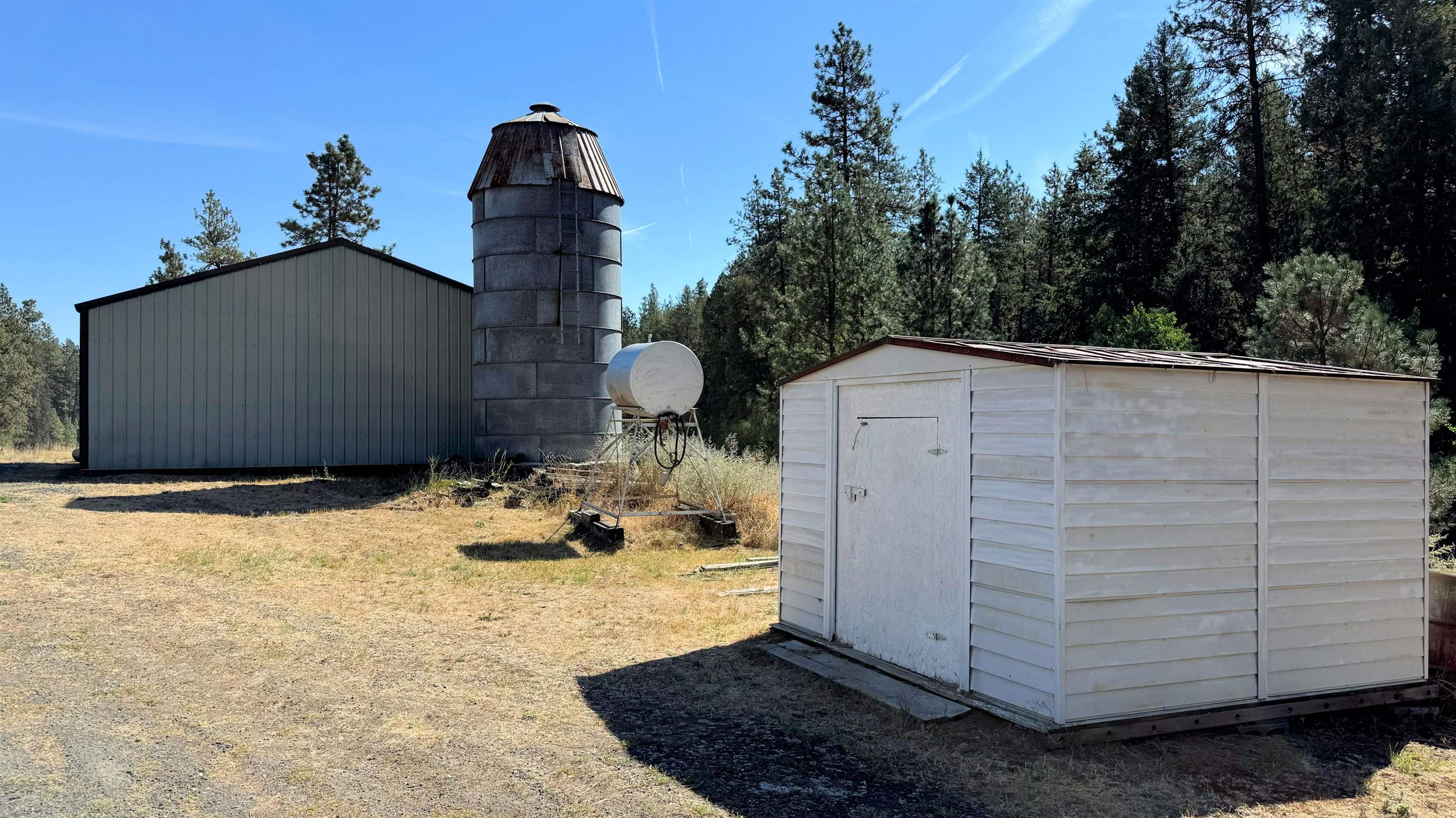 25546 E Miles/Creston Rd - Photo 13