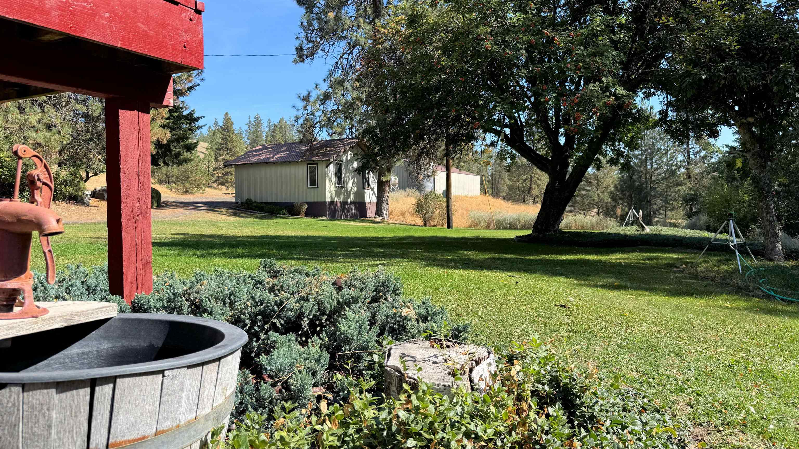 25546 E Miles/Creston Rd - Photo 9