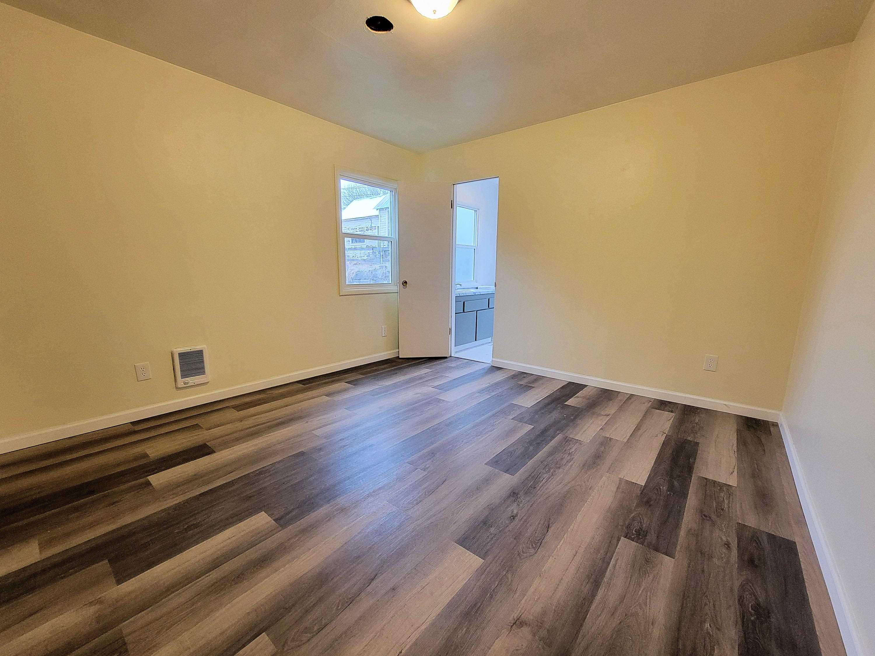 802 Logan St - Photo 12