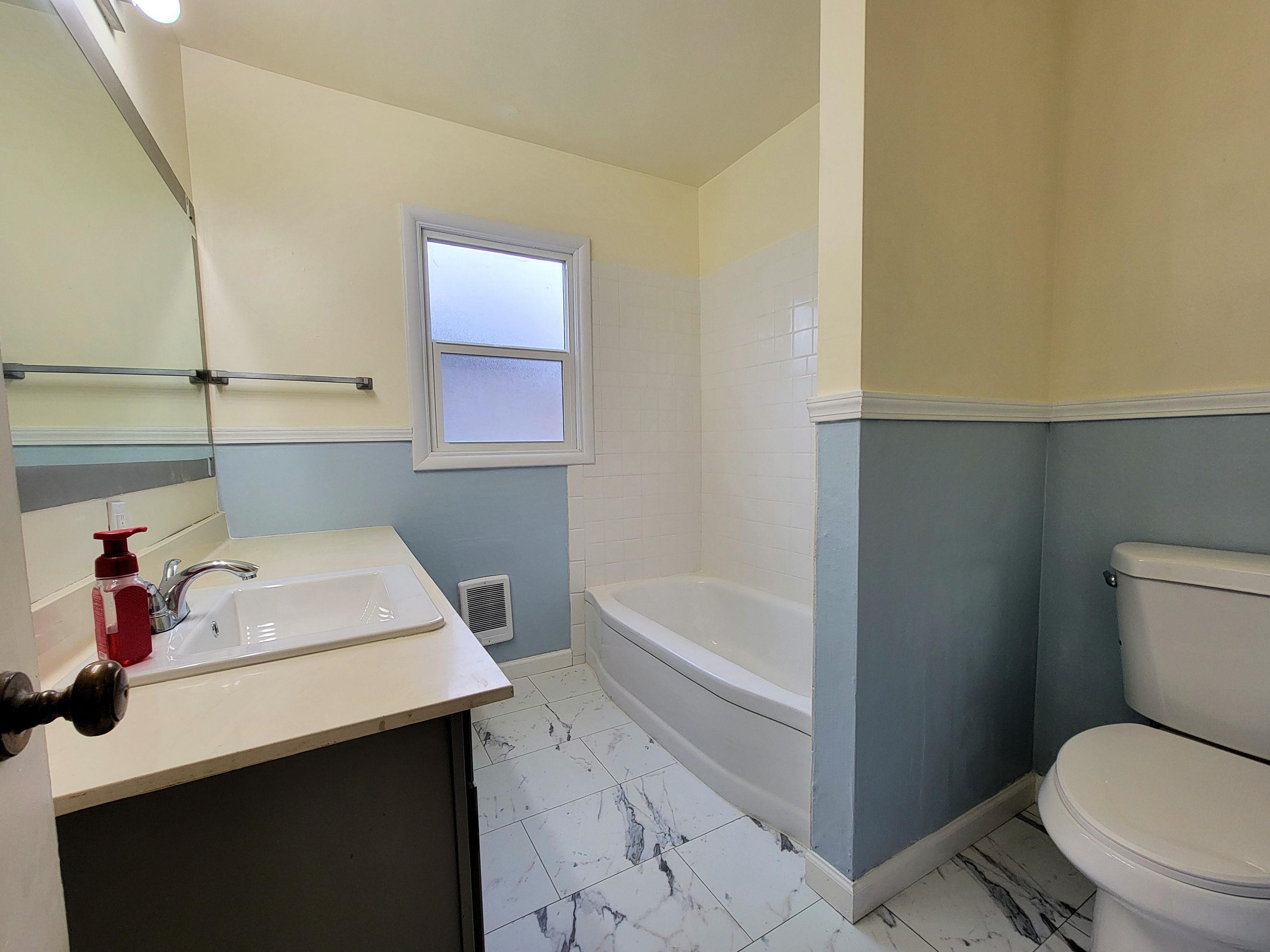 802 Logan St - Photo 17