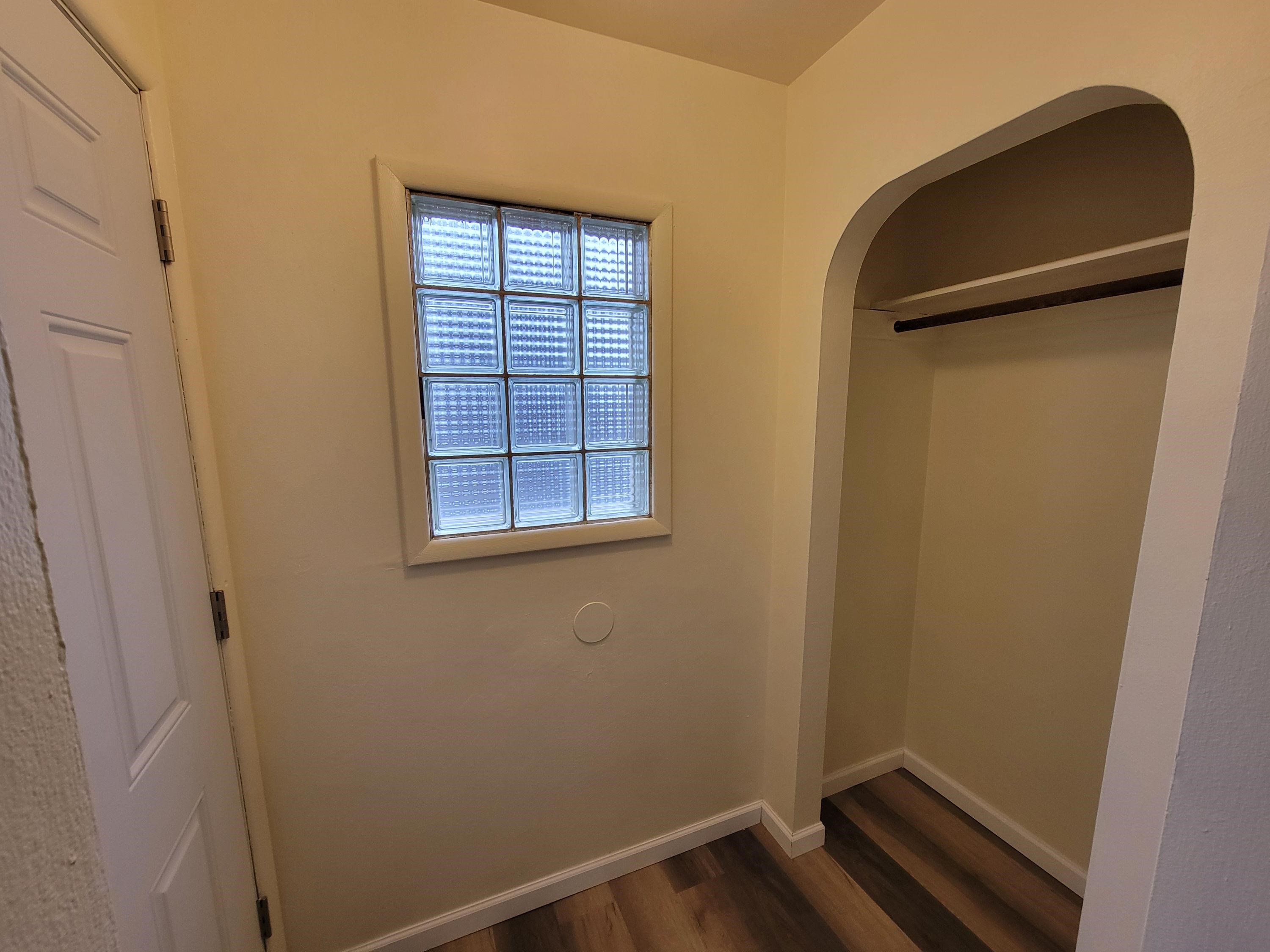 802 Logan St - Photo 3