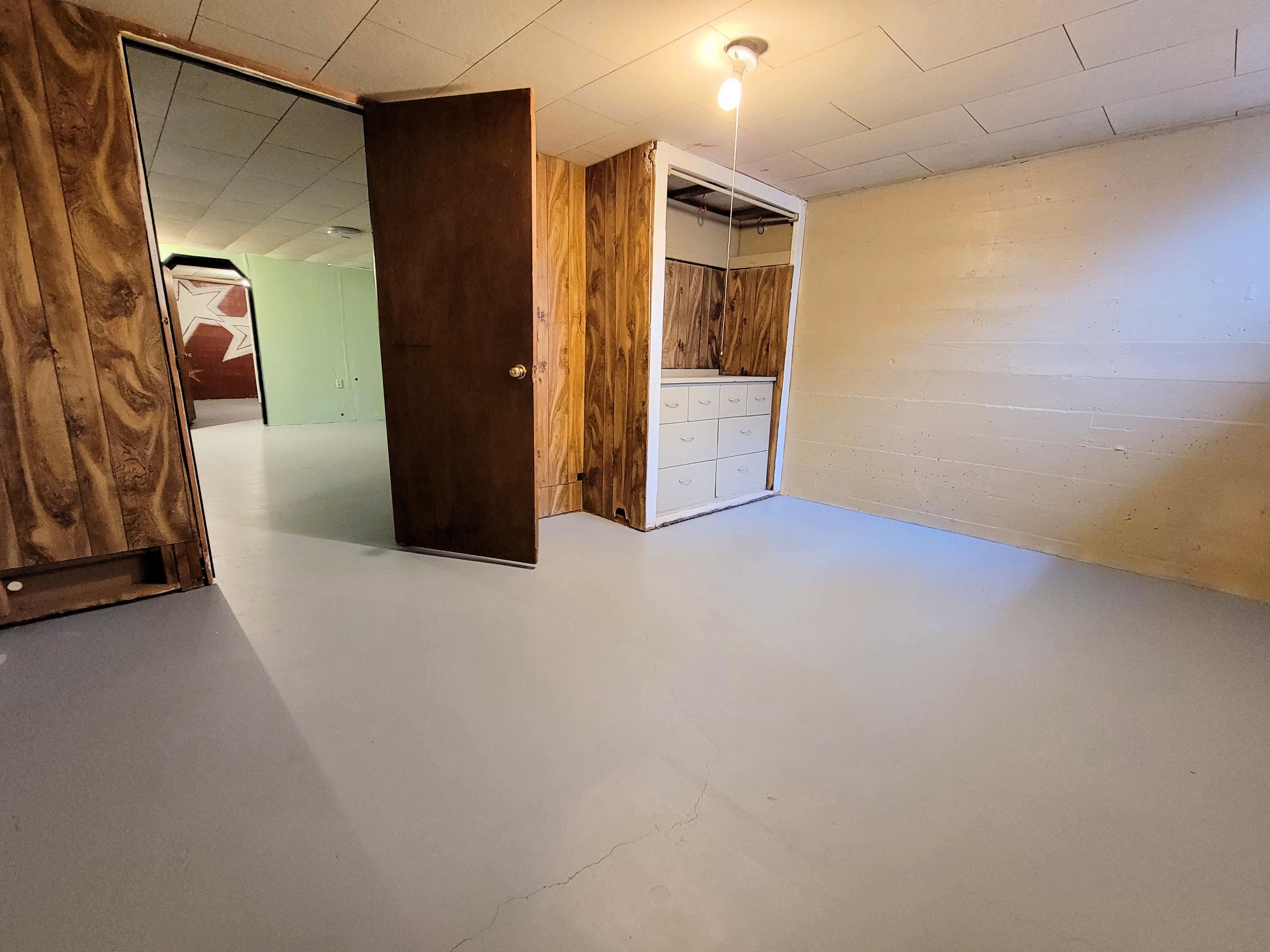 802 Logan St - Photo 24