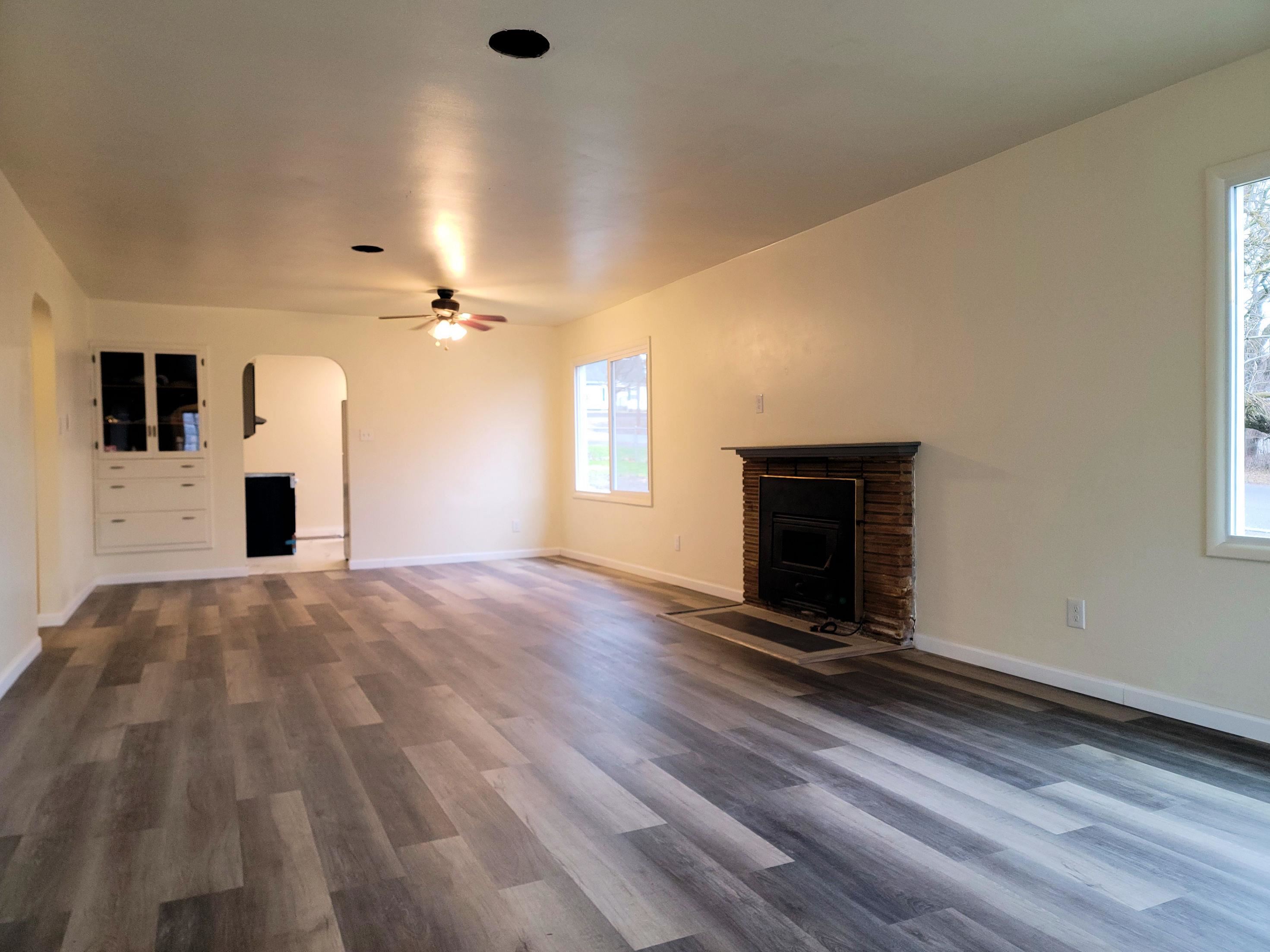 802 Logan St - Photo 4