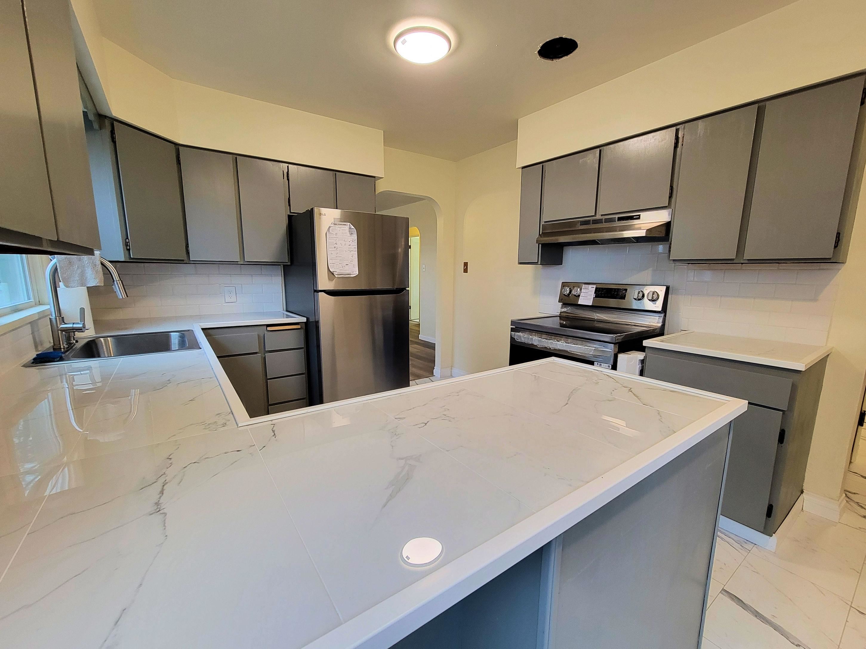 802 Logan St - Photo 9