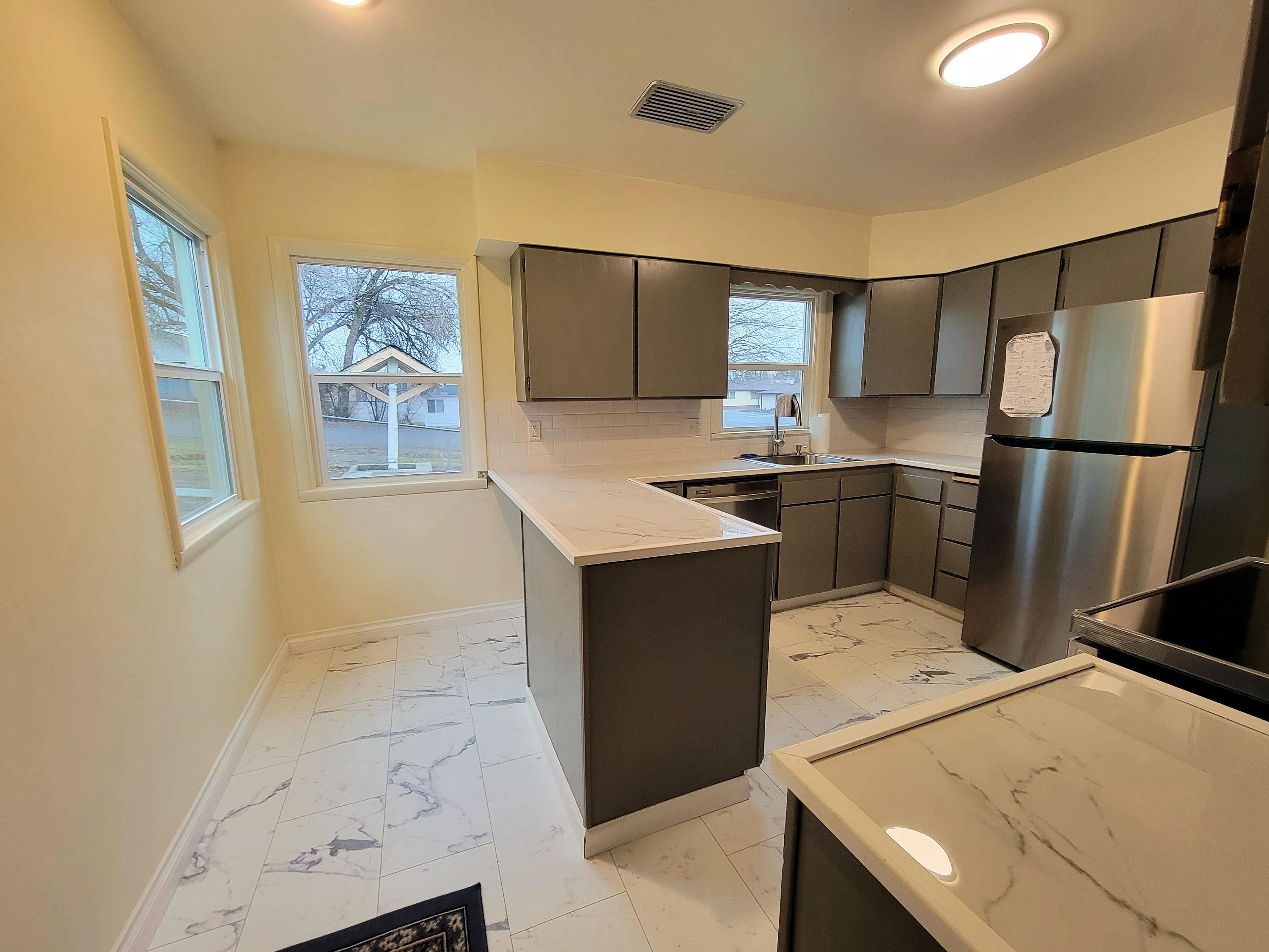 802 Logan St - Photo 10