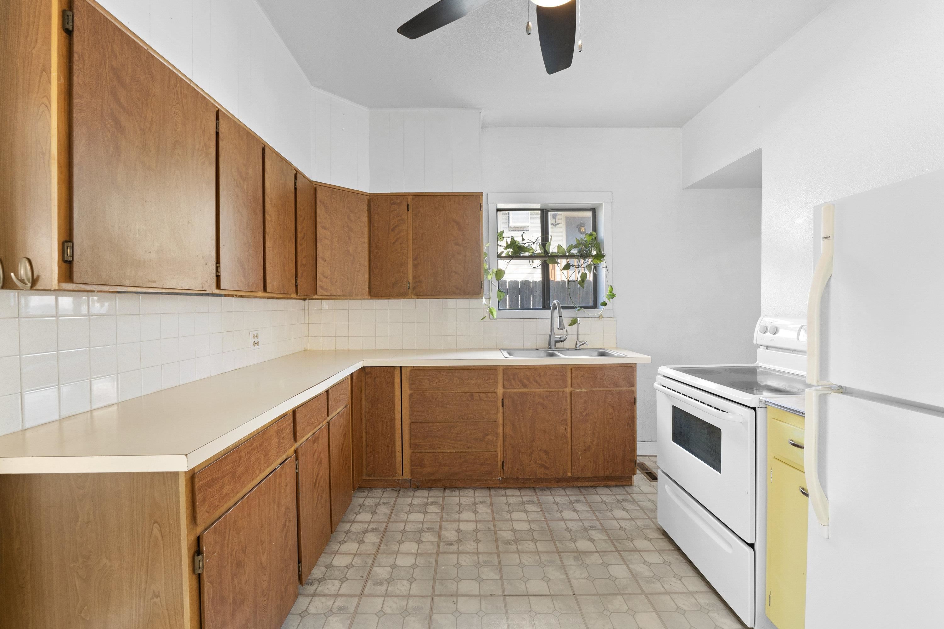 5327 N Crestline St - Photo 11