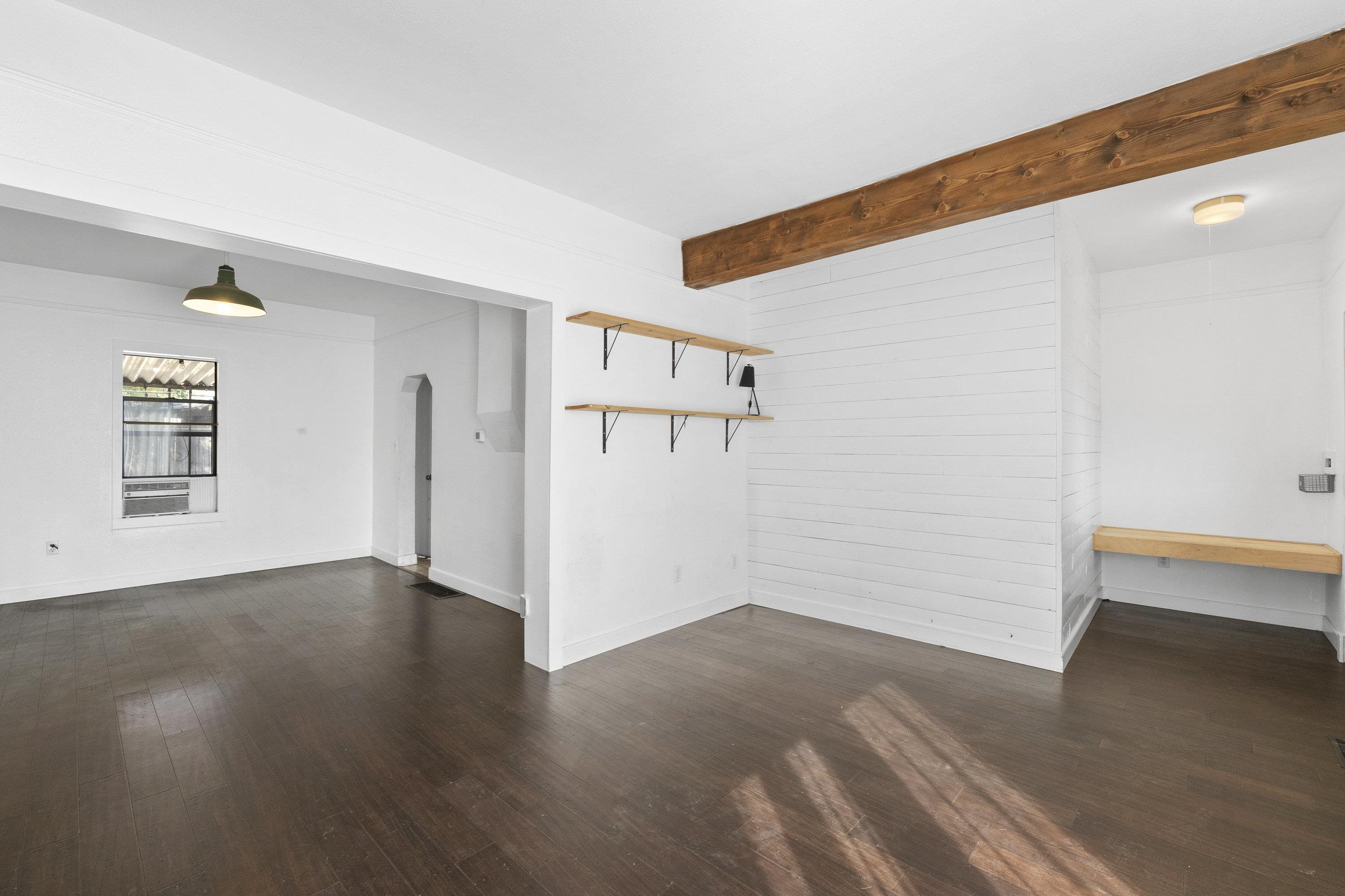 5327 N Crestline St - Photo 3