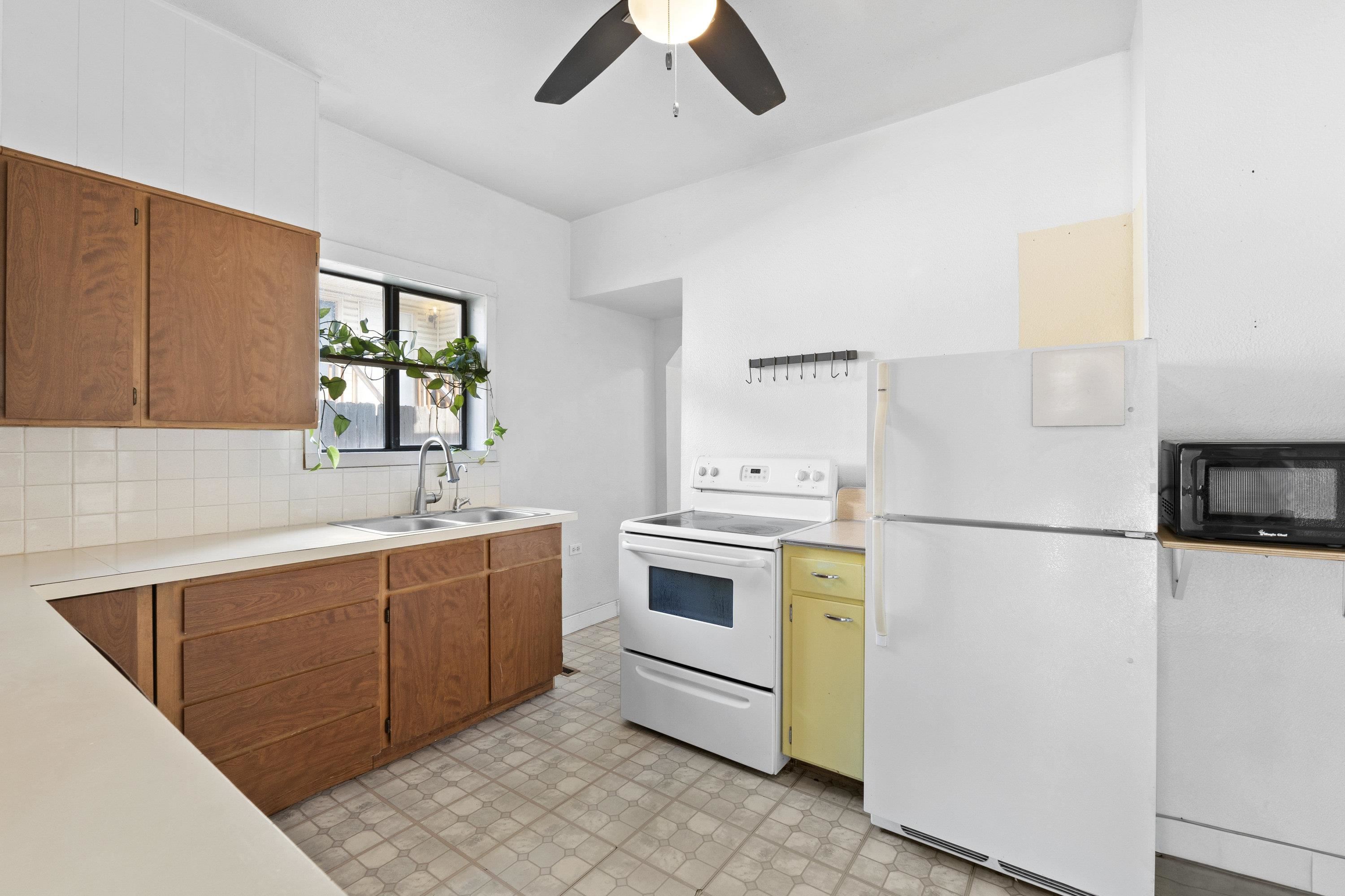 5327 N Crestline St - Photo 10