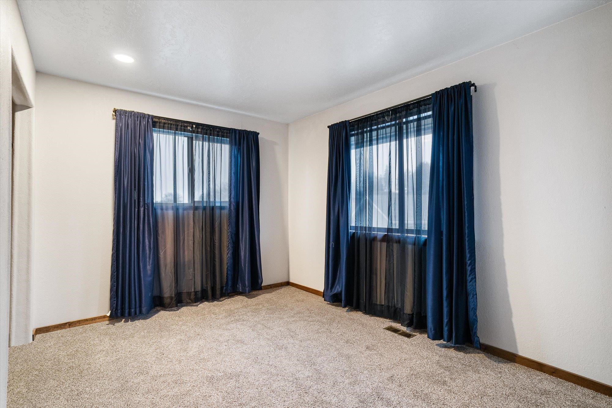 1023 Olympic Way - Photo 17