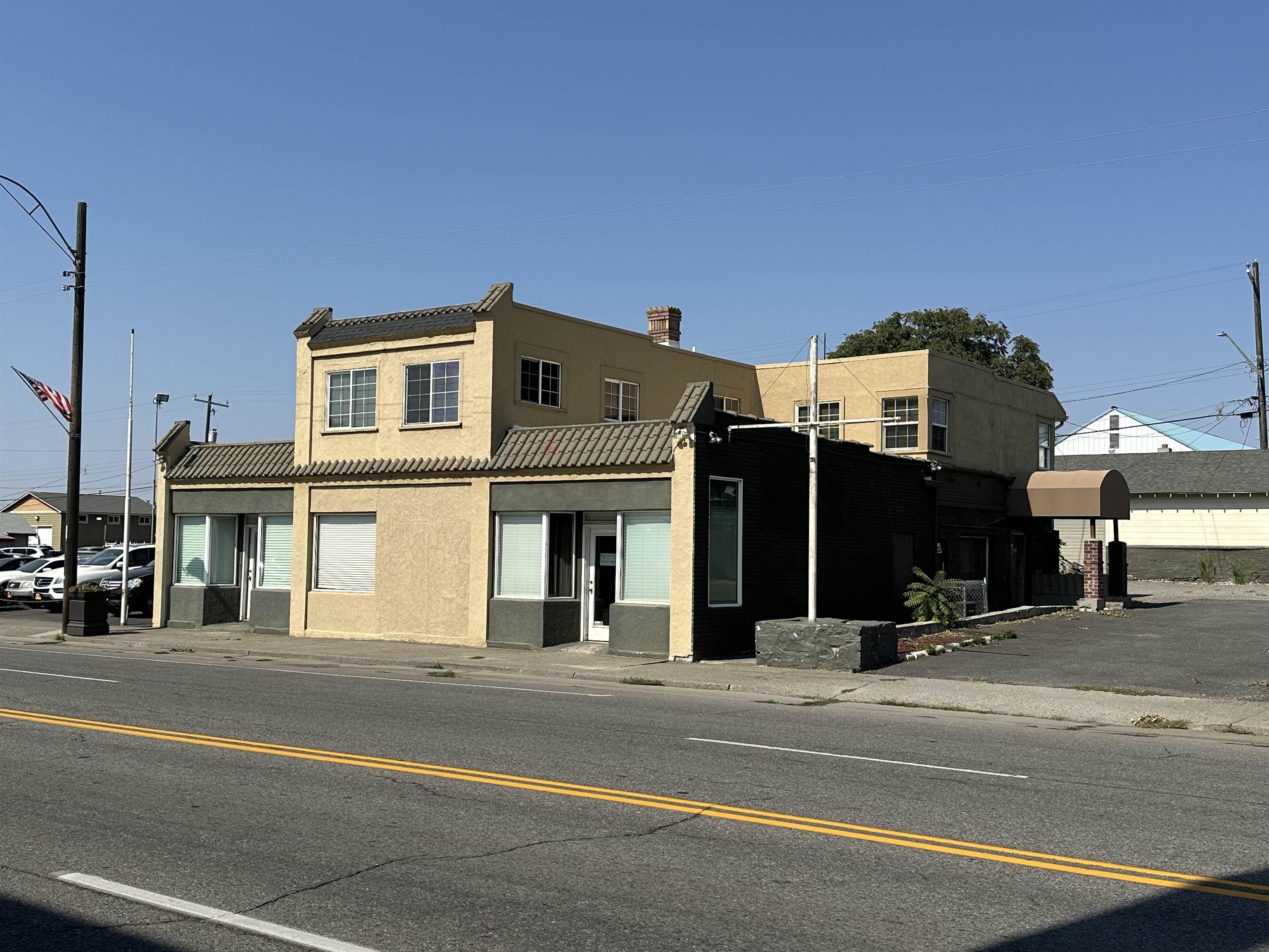 2515 E Sprague Ave - Photo 1