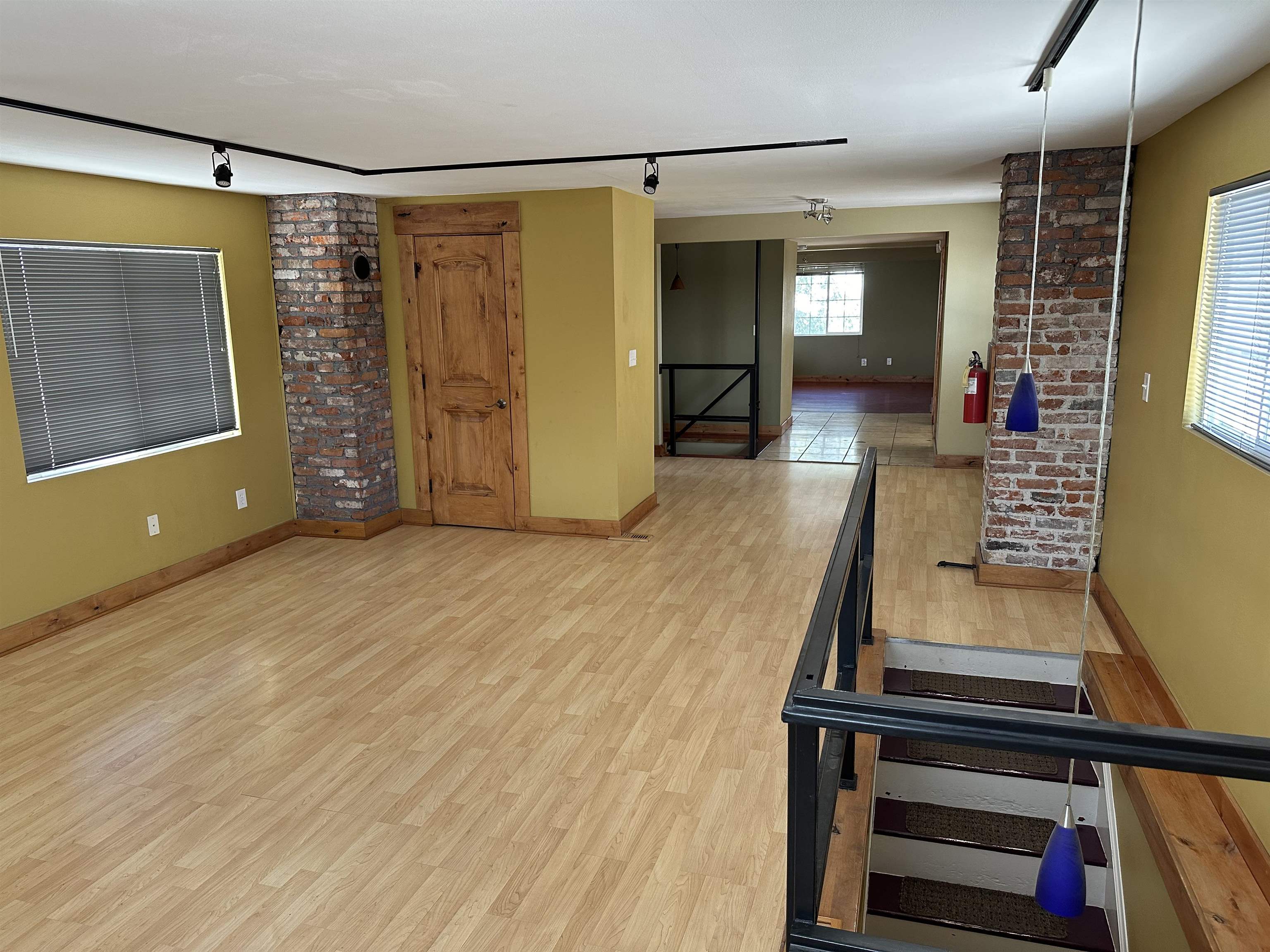 2515 E Sprague Ave - Photo 2