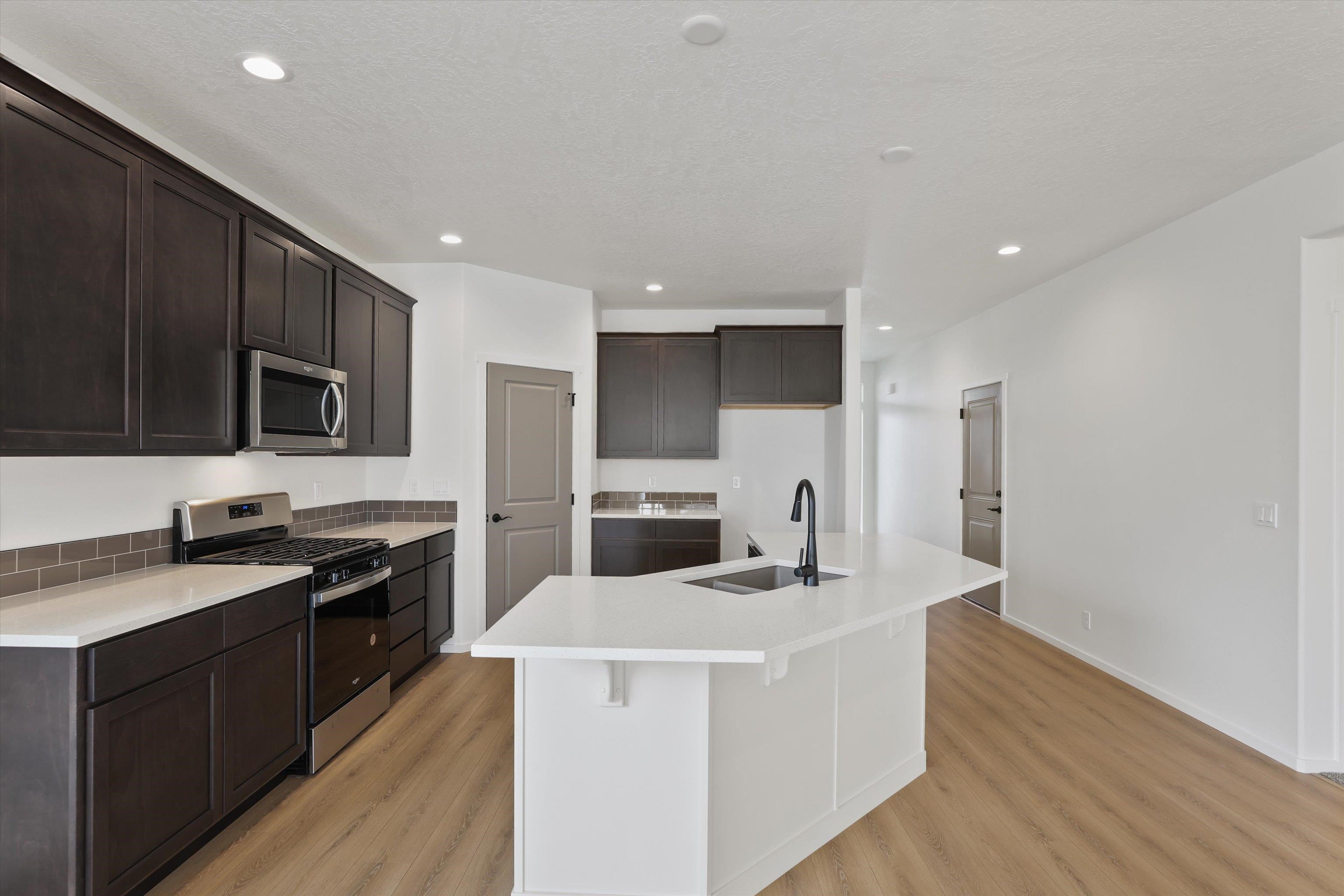 18810 E Riverside Ct - Photo 3