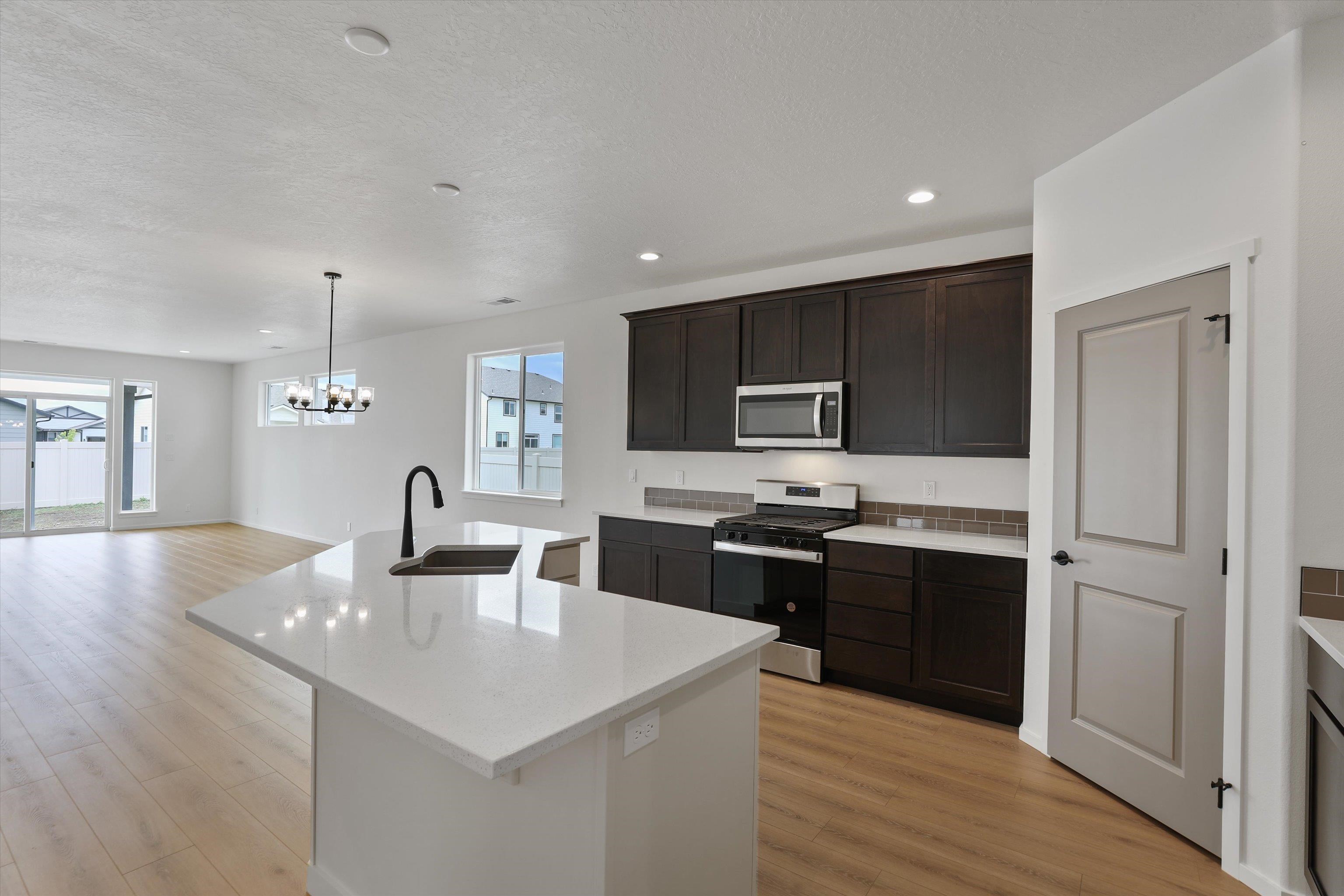 18810 E Riverside Ct - Photo 4
