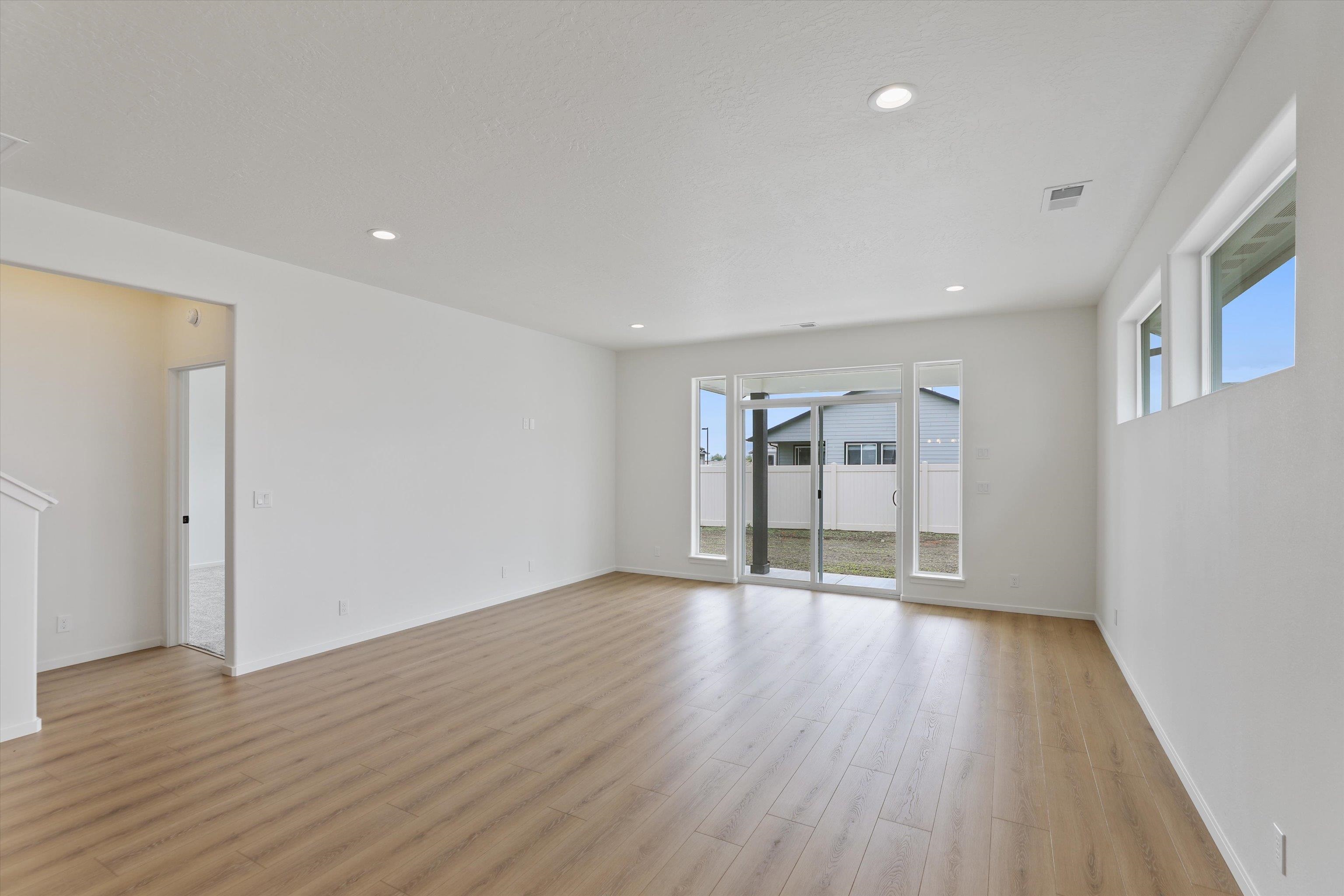 18810 E Riverside Ct - Photo 7