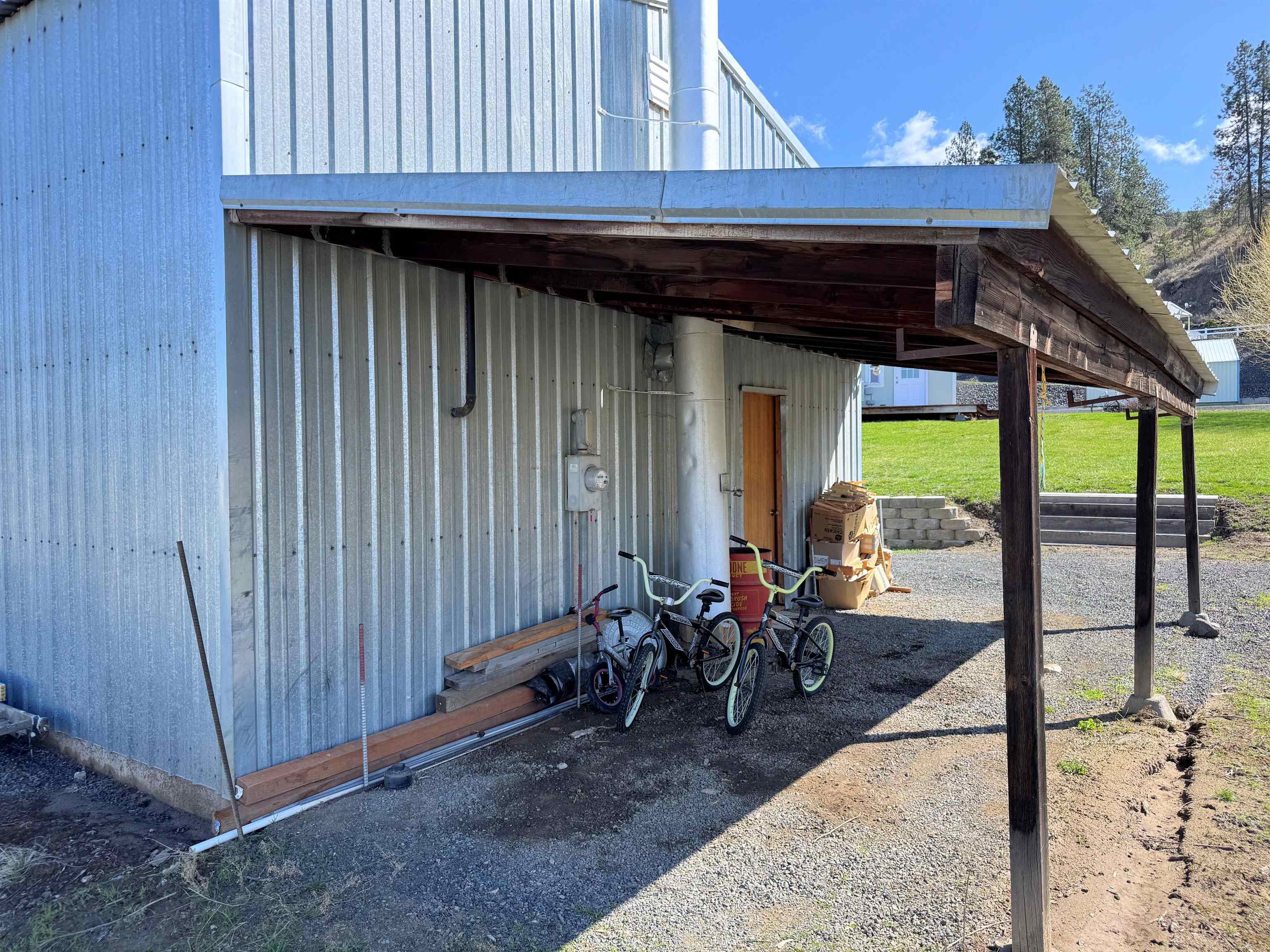 316 Airport Loop - Photo 23